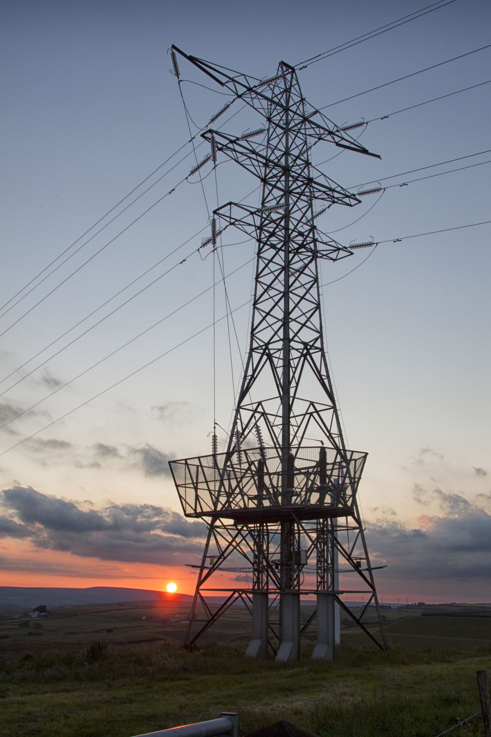 Canon EOS 500D (EOS Rebel T1i / EOS Kiss X3) sample photo. Pylon, sunset, energy photography