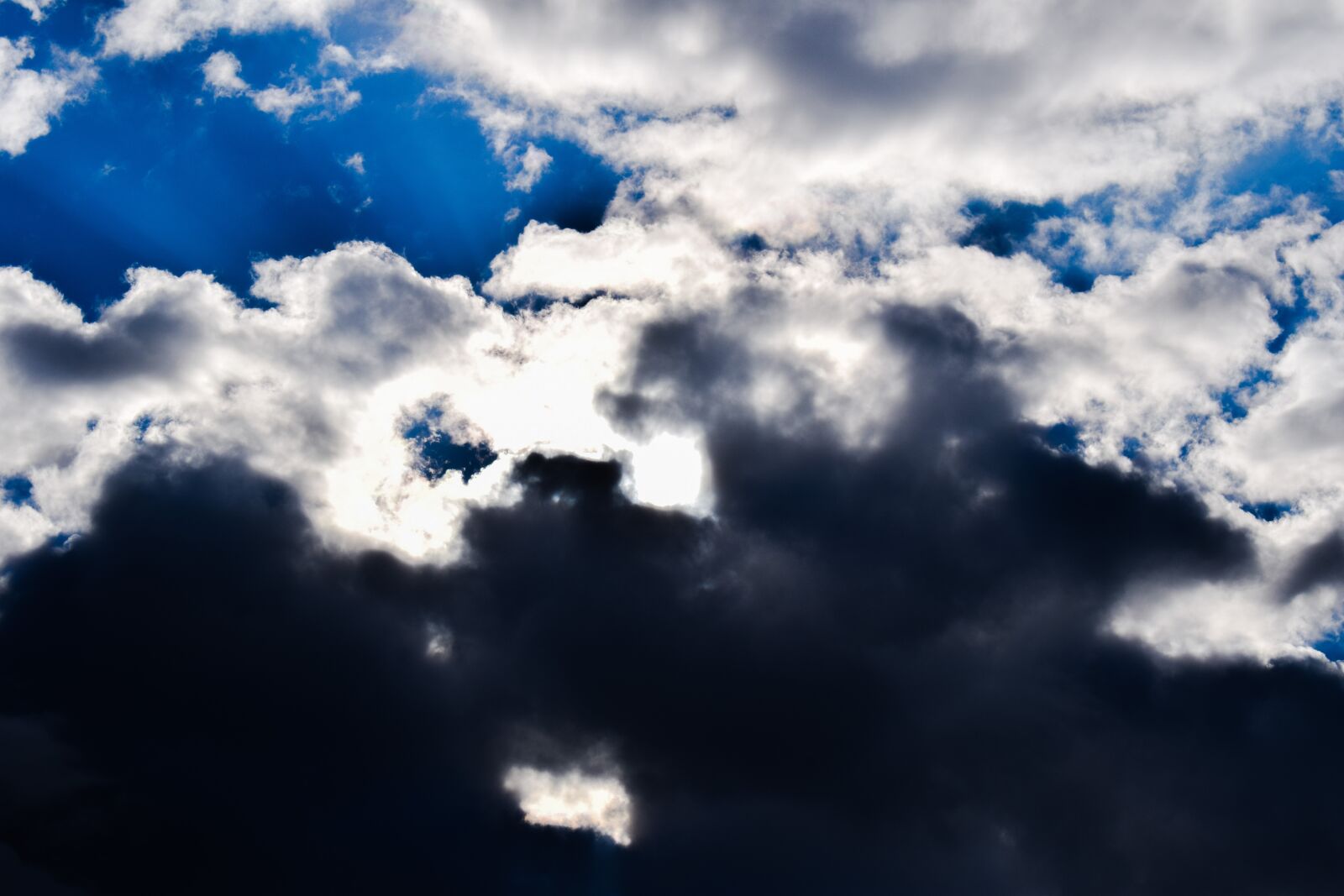 Nikon D3300 sample photo. Clouds, sunbeam, sunlight photography