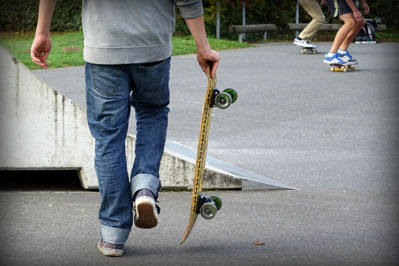 Sony Cyber-shot DSC-RX10 sample photo. Skateboard, roll, young people photography