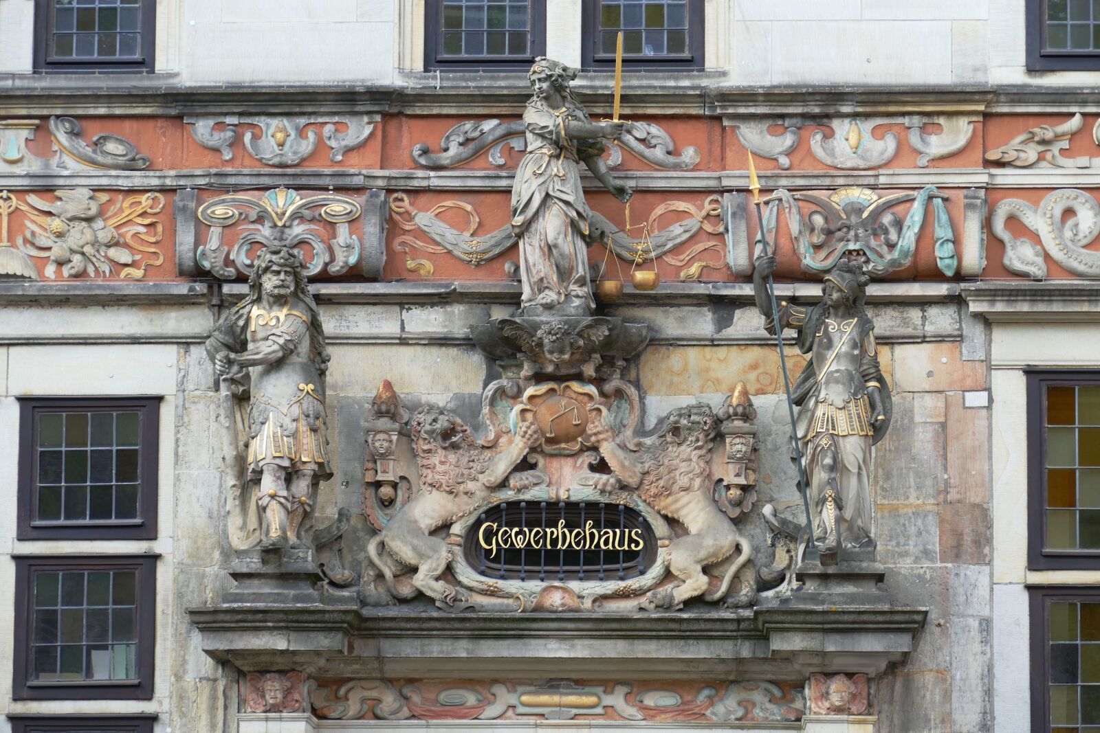 Panasonic Lumix DMC-FZ1000 sample photo. Bremen, historic center, architecture photography
