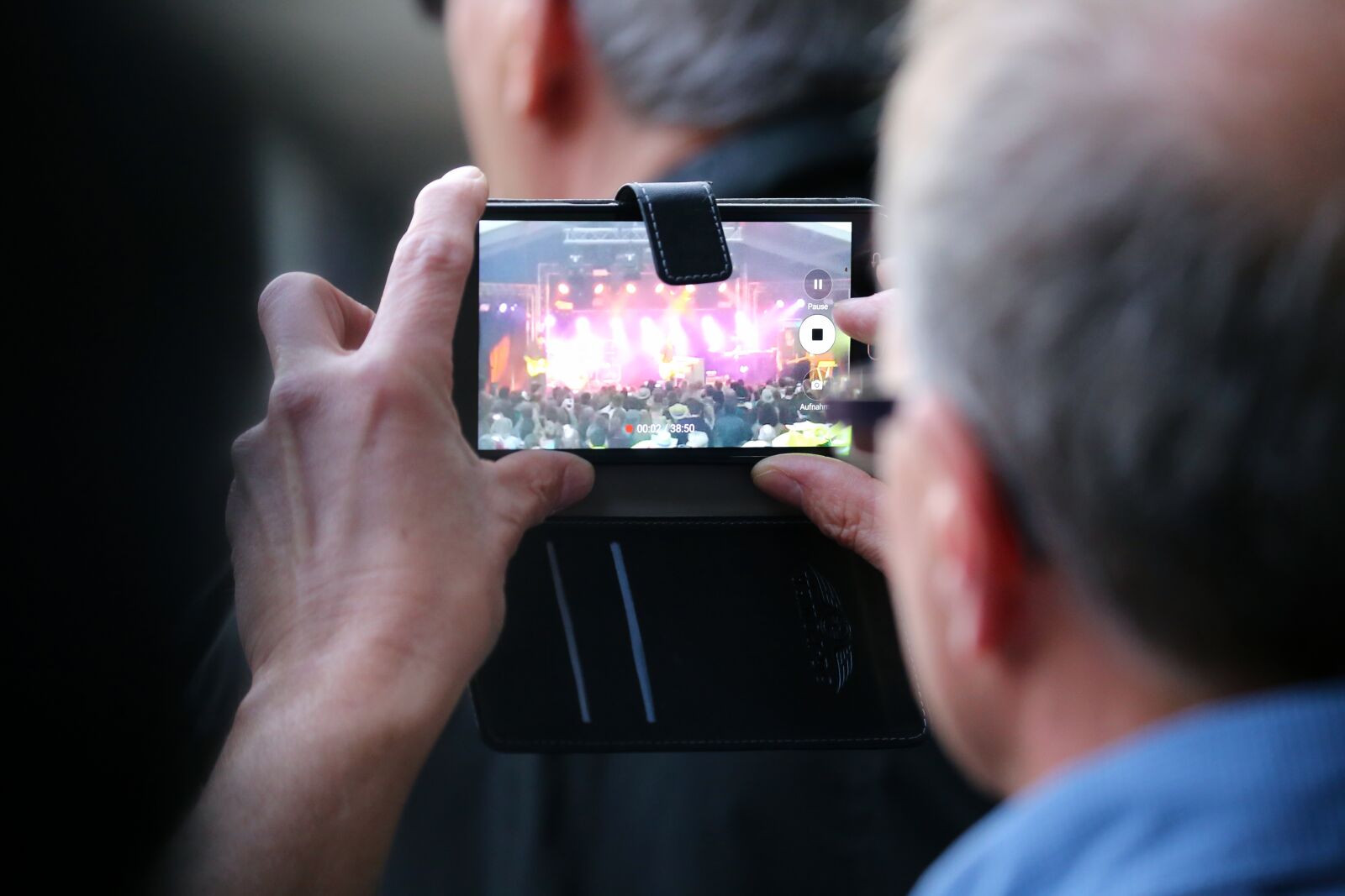 Canon EOS 6D sample photo. Music, festival, phone photography