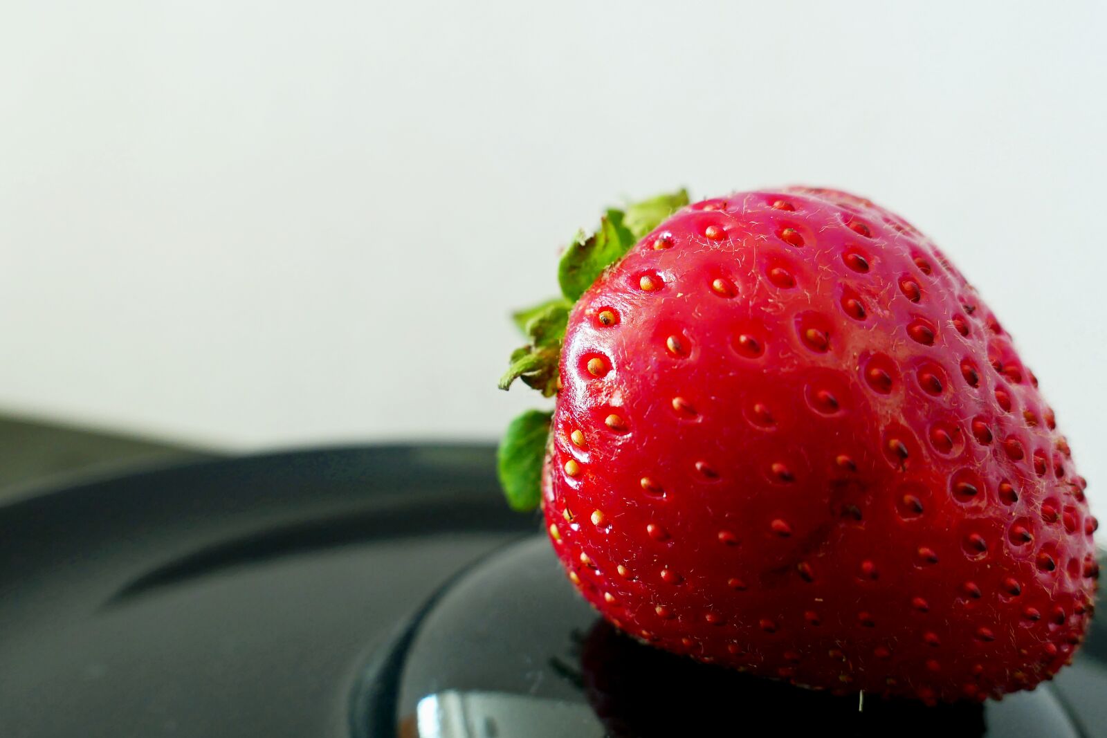 Panasonic Lumix DMC-LX10 (Lumix DMC-LX15) sample photo. Strawberry, fruit, fruits photography
