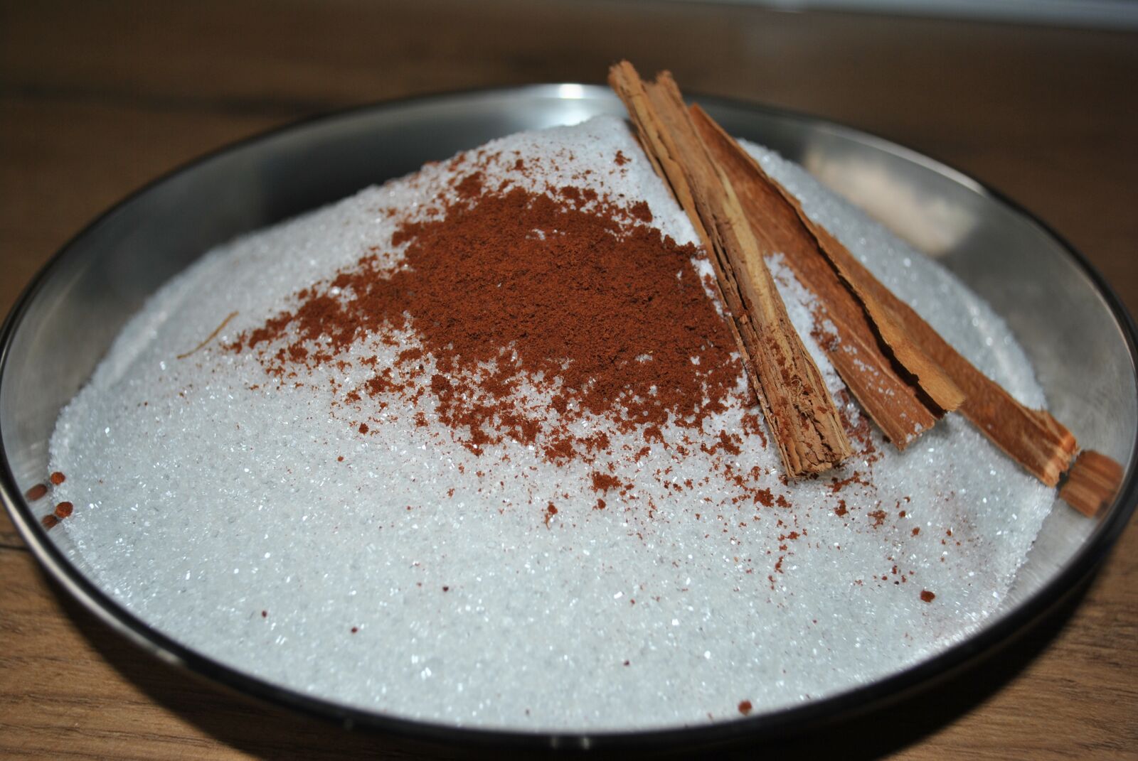 Nikon D3000 sample photo. Cinnamon, sugar, spice photography