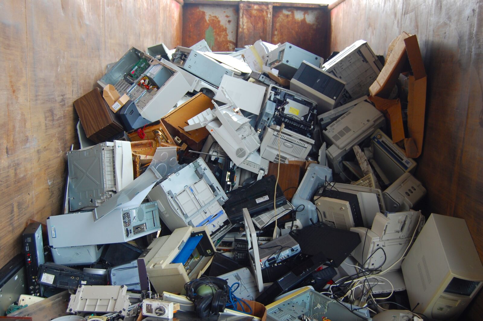 Nikon D40 sample photo. Computer, scrap, technology photography