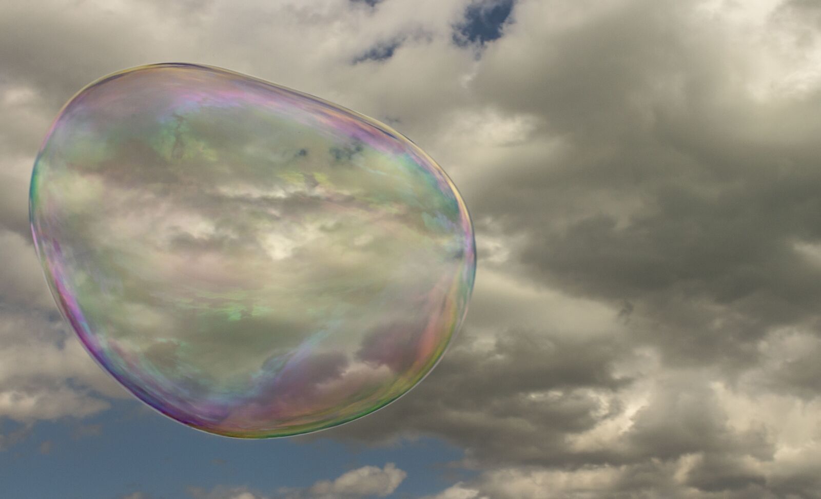 Canon EOS 1300D (EOS Rebel T6 / EOS Kiss X80) sample photo. Soap, bubbles, fun photography
