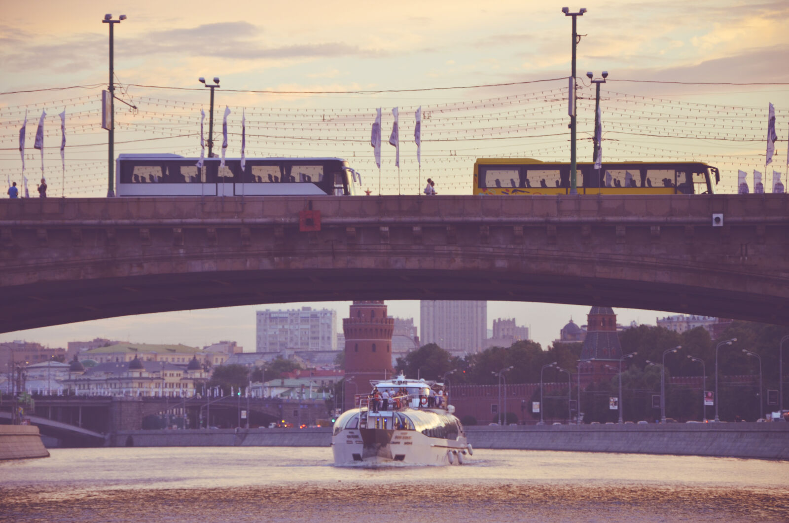 Nikon D7000 sample photo. Big, city, boat, bridge photography