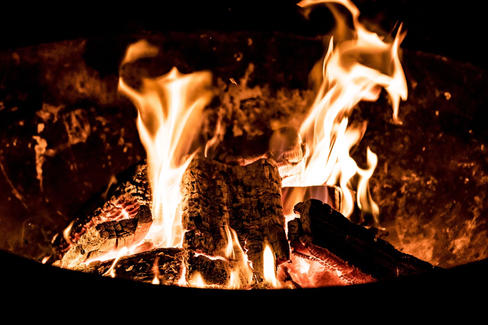 Nikon D500 sample photo. Flare-up, heat, campfire photography