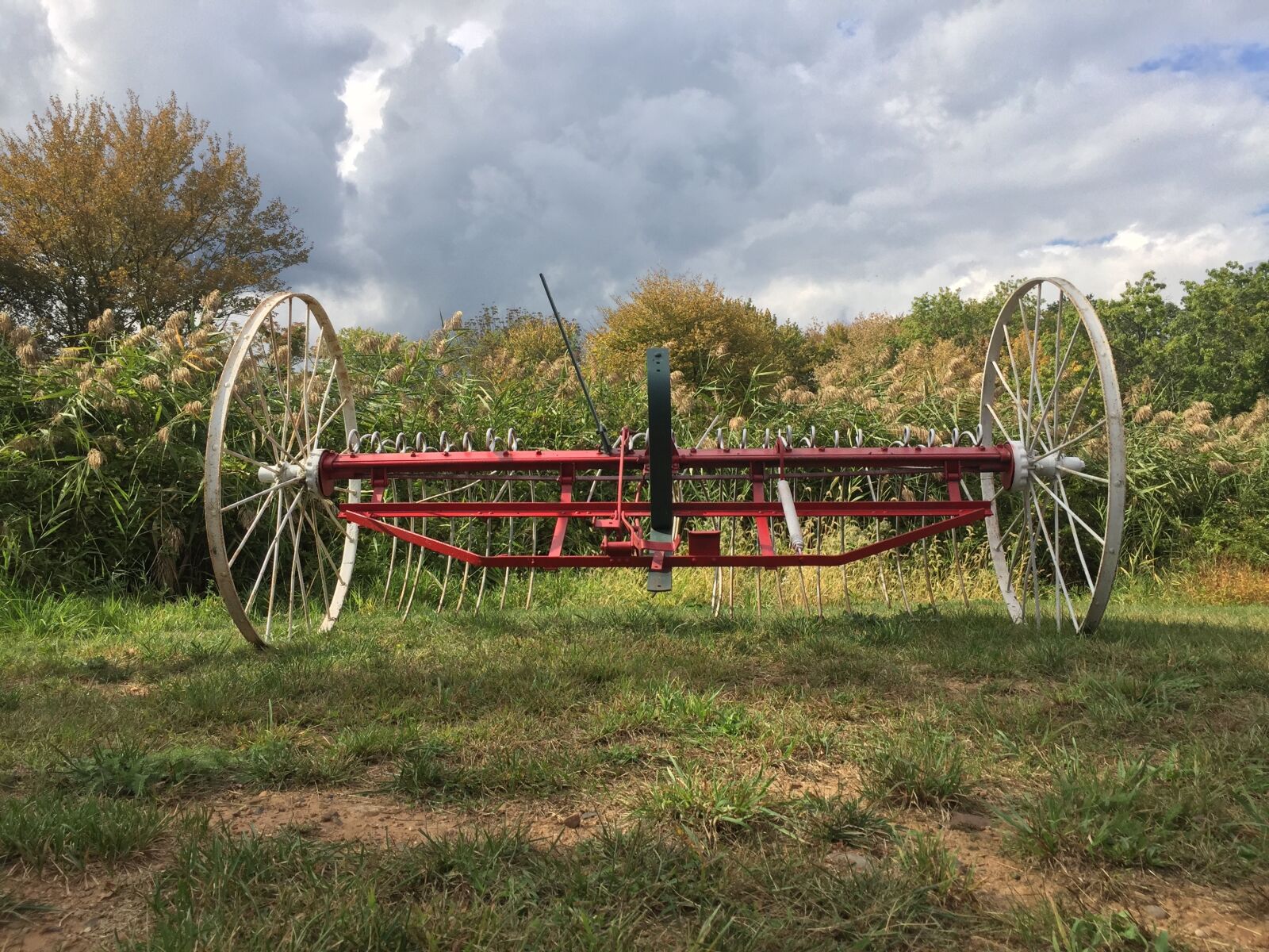 iPhone 6 Plus back camera 4.15mm f/2.2 sample photo. Vintage farm equipment, 1776 photography