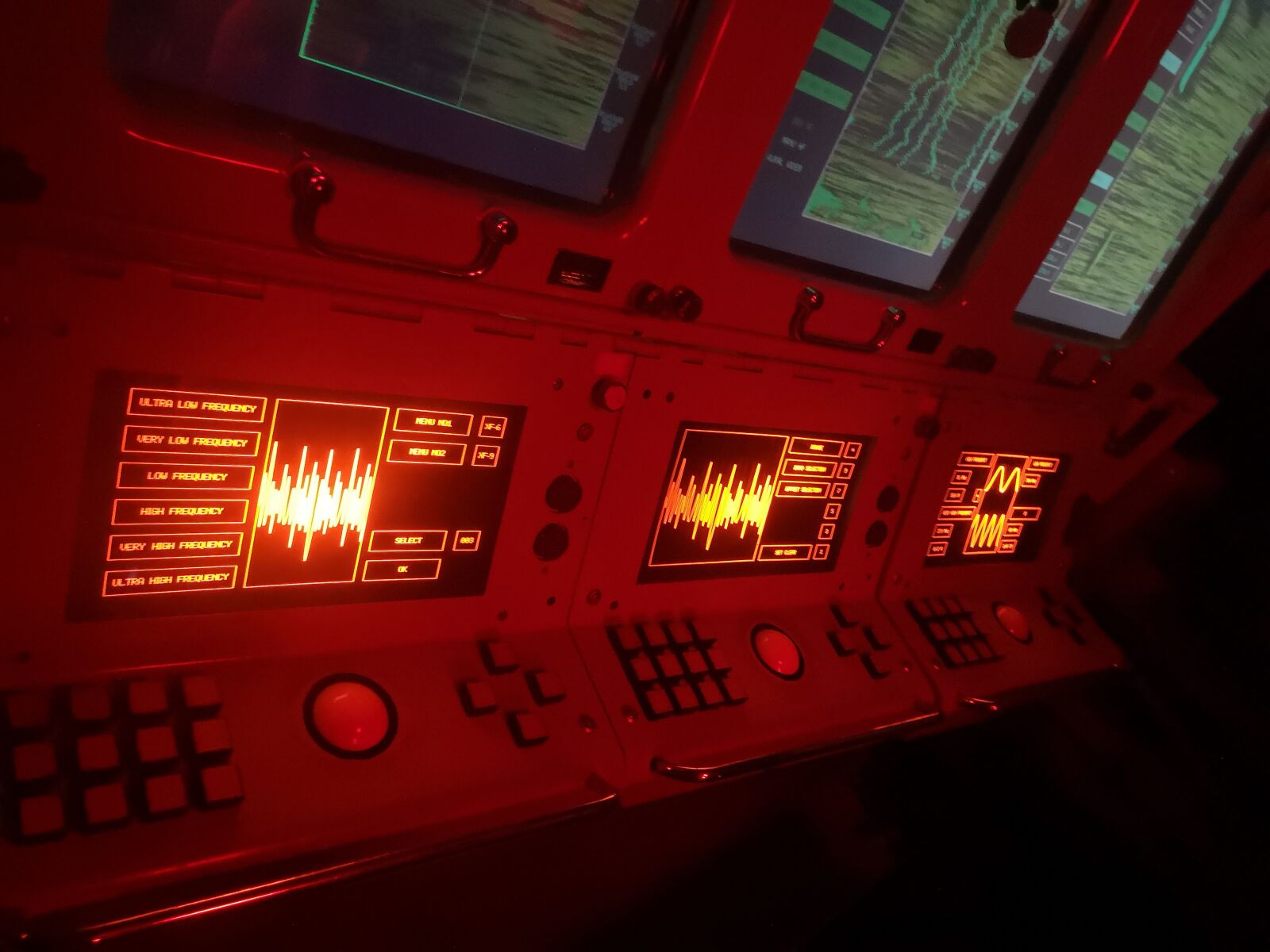 HUAWEI P20 sample photo. Sound, submarine, red photography
