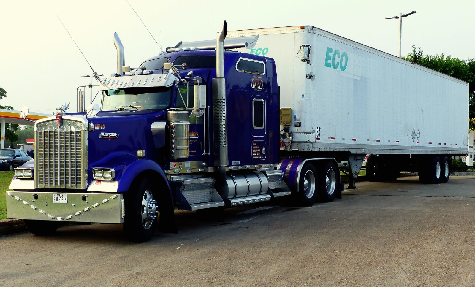Panasonic Lumix DMC-FZ200 sample photo. Truck, american, transport photography