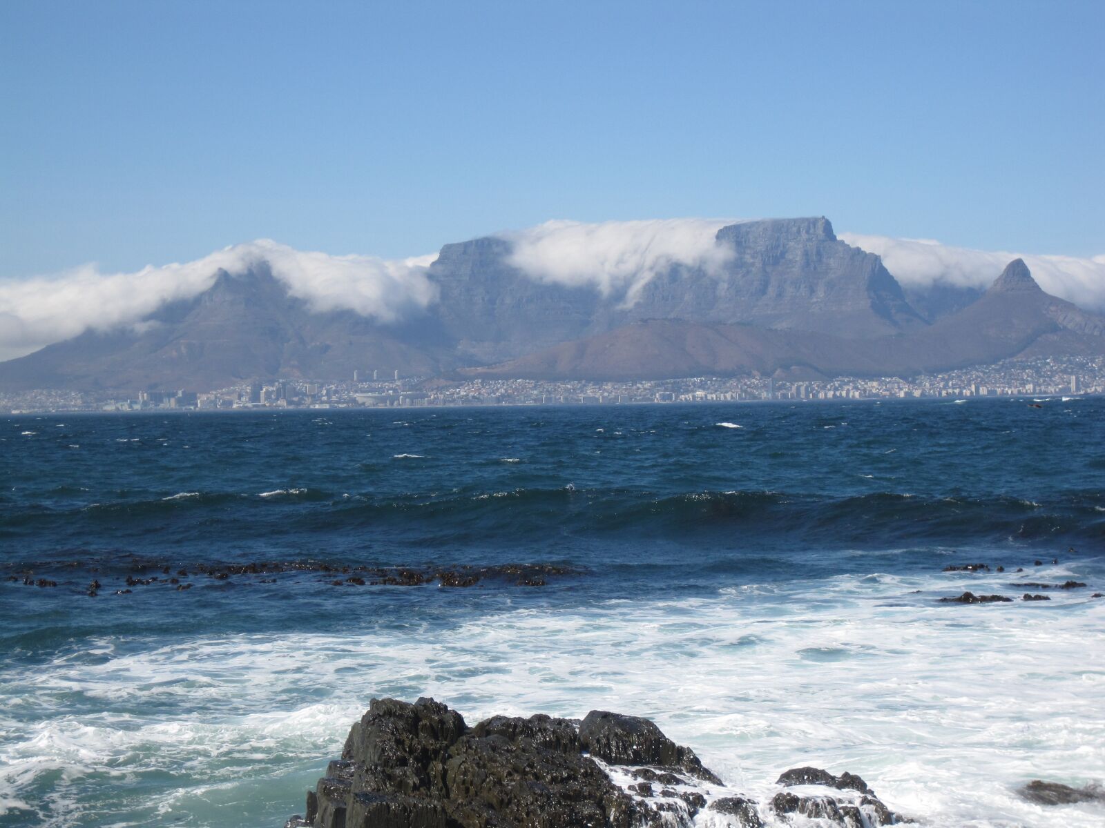Canon PowerShot SD1200 IS (Digital IXUS 95 IS / IXY Digital 110 IS) sample photo. Table mountain, south africa photography