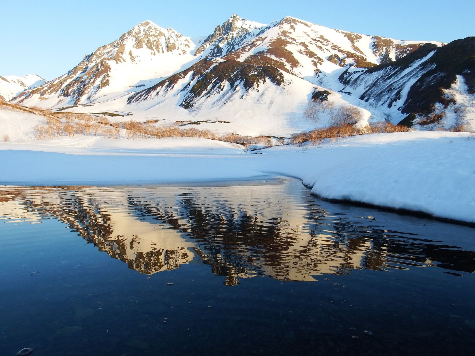 Fujifilm FinePix S1 sample photo. Mountains, meltwater, landscape photography