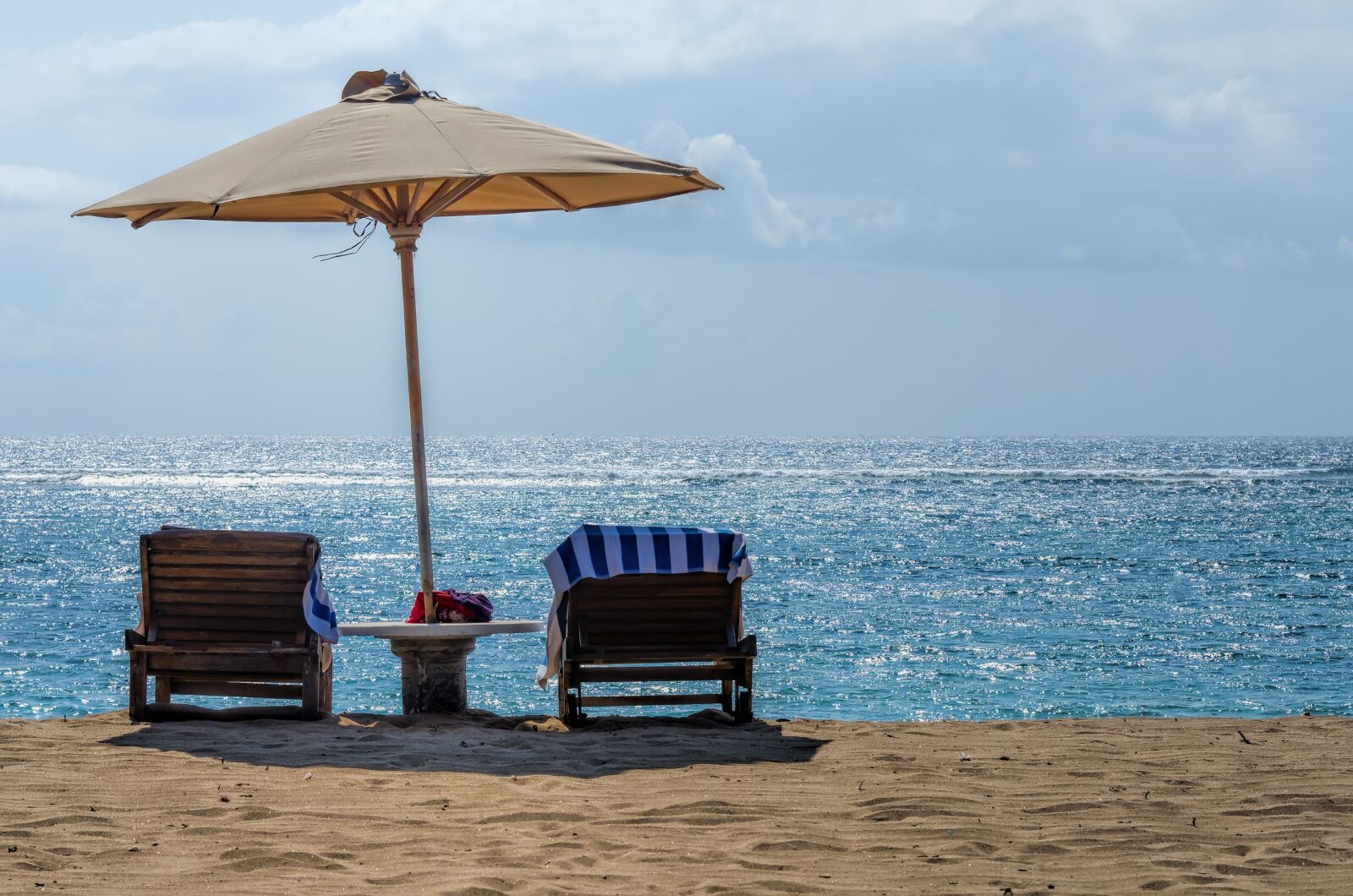 Nikon D7000 sample photo. Rest, parasol, beach photography