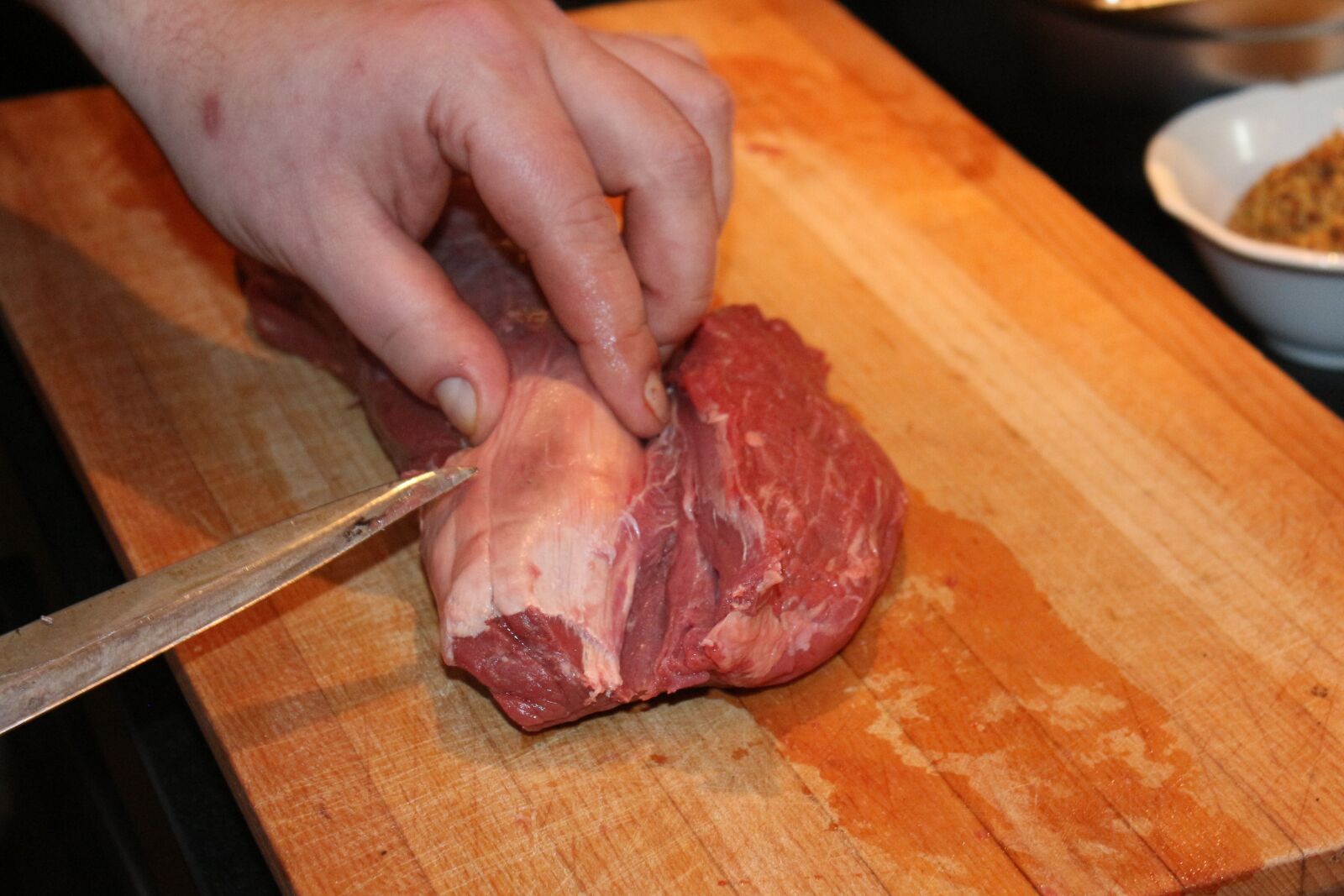 Canon EF-S 18-55mm F3.5-5.6 IS sample photo. Roast beef, christmas food photography