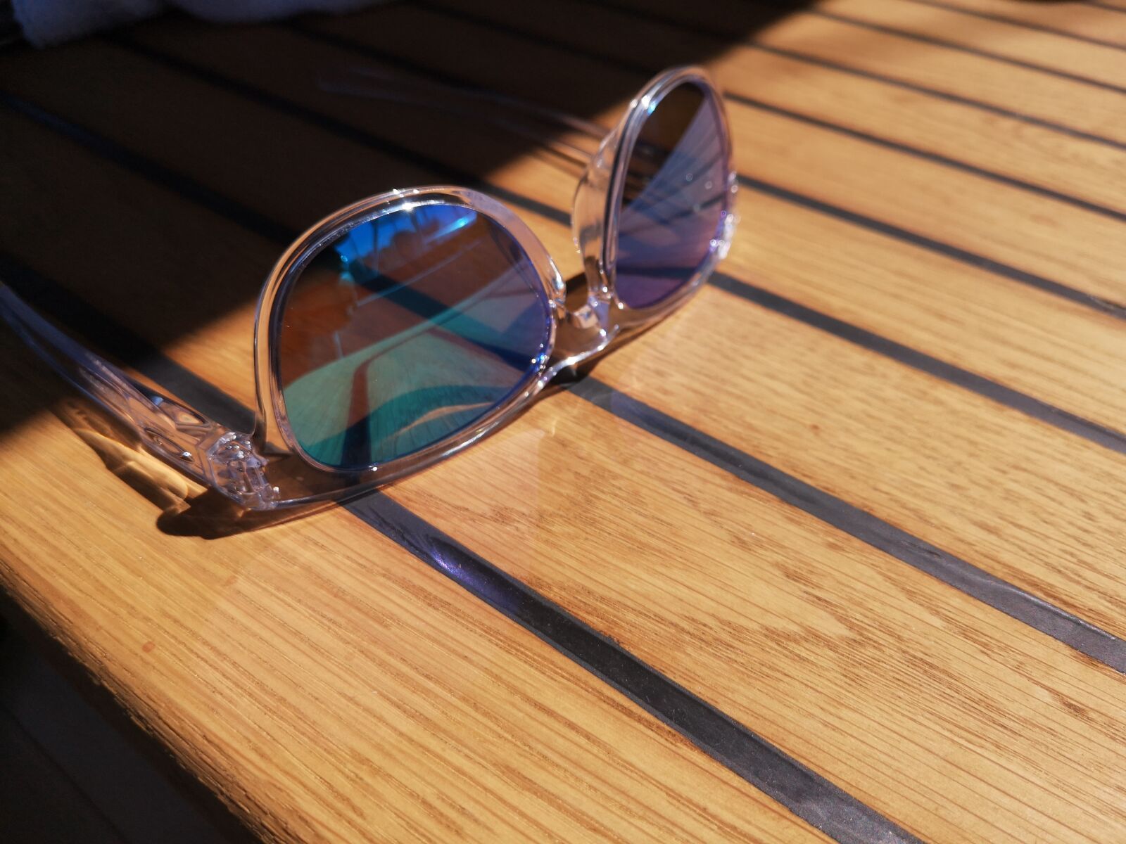HUAWEI P20 sample photo. Teak, glasses, marine photography