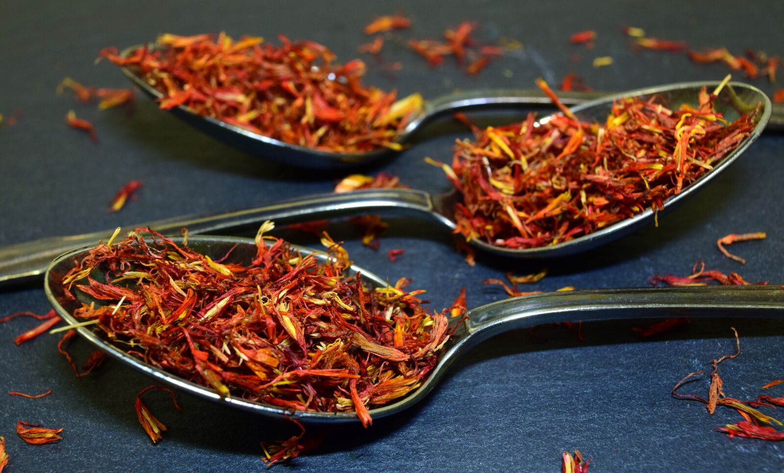 Nikon D3300 sample photo. False saffron, cook, spice photography