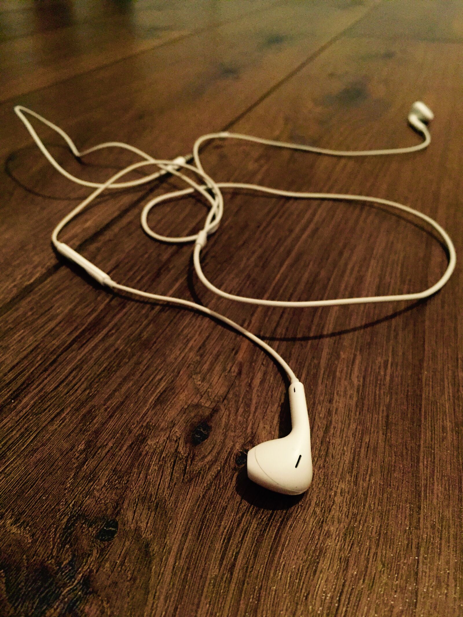 Apple iPhone 6 sample photo. Night photography