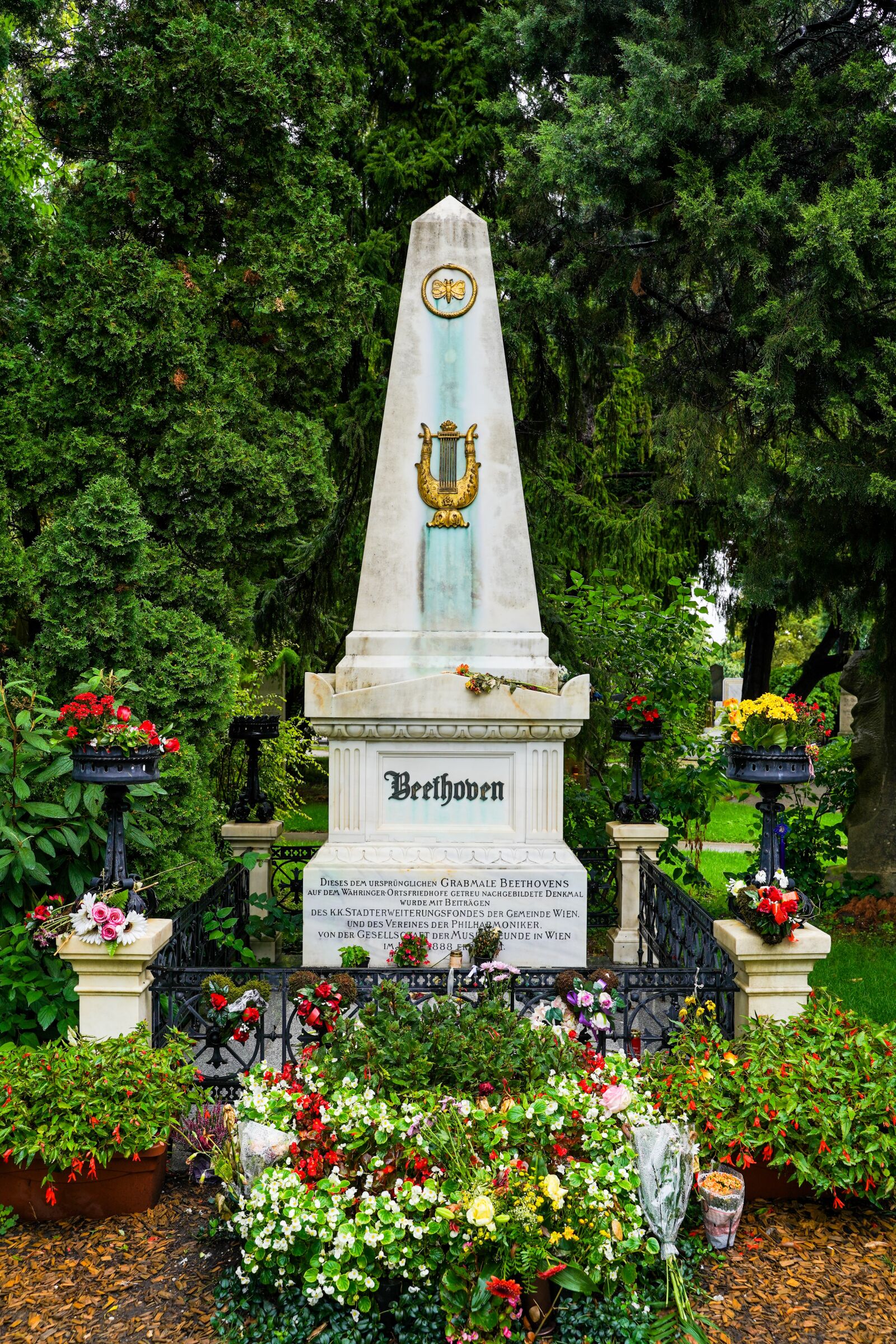 Sony a7 III + Tamron 28-75mm F2.8 Di III RXD sample photo. Vienna's central cemetery, vienna photography