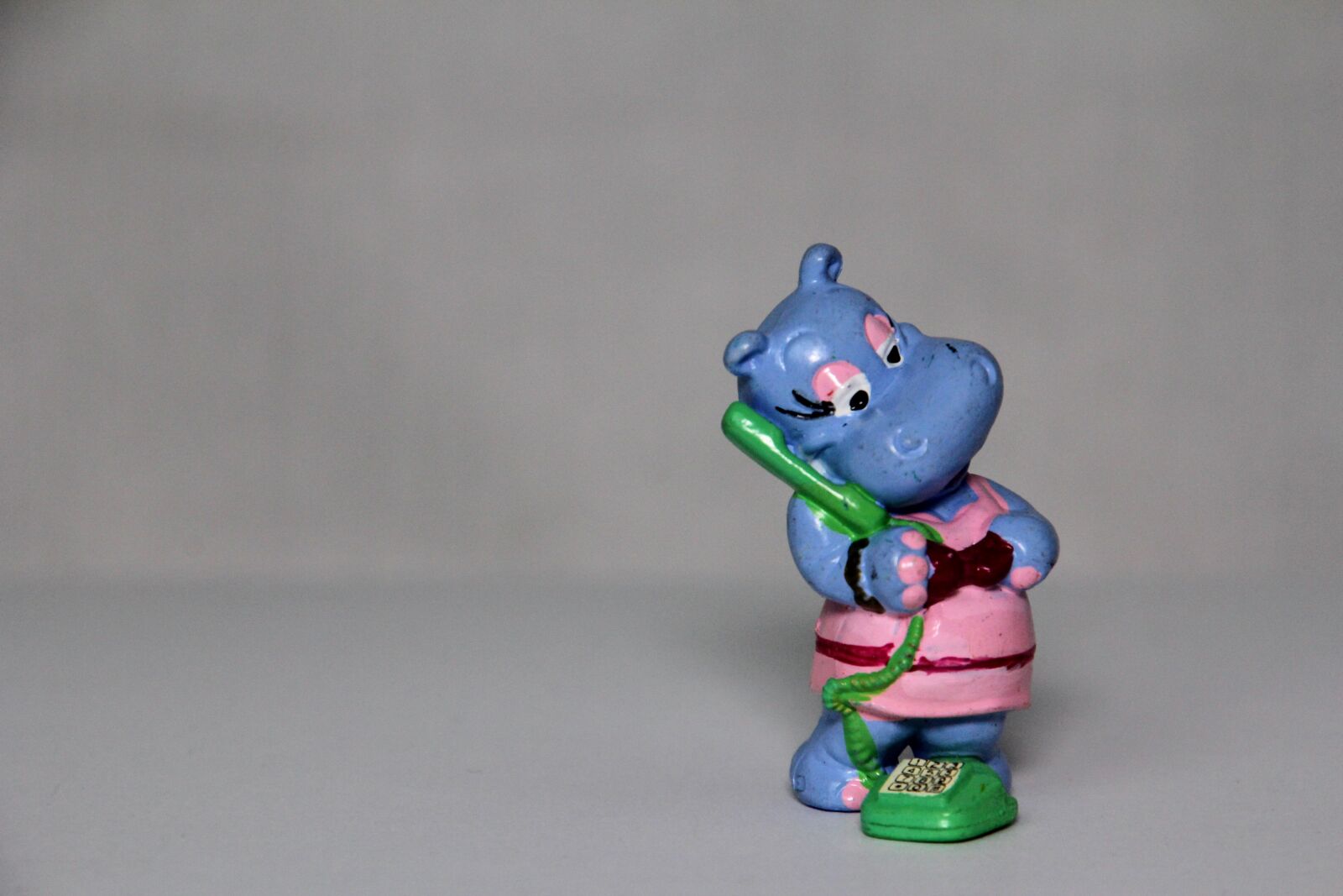 Canon EOS 60D sample photo. Call center agent, telephone photography