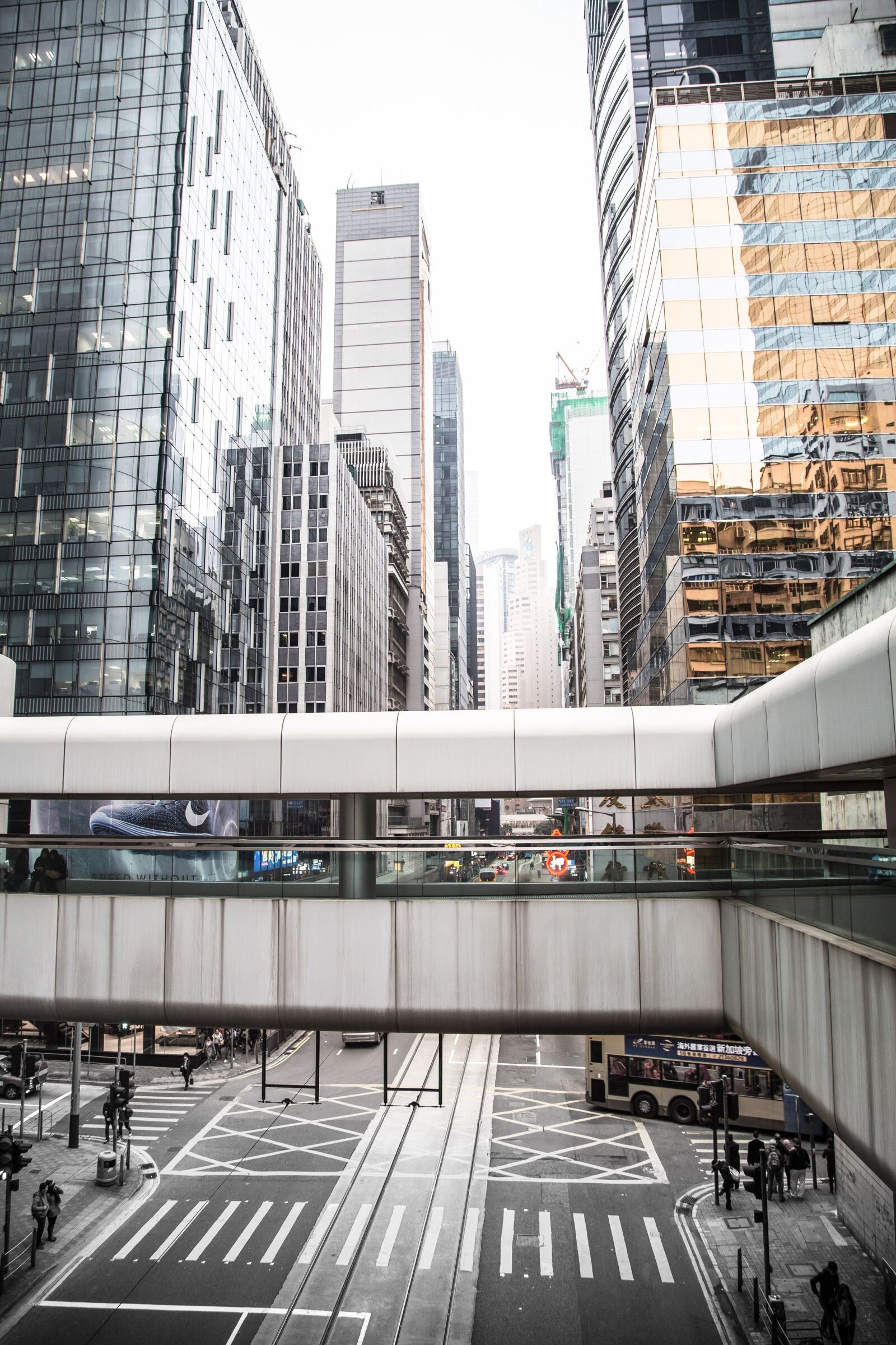 Canon EOS 6D + Canon EF 24-105mm F4L IS USM sample photo. Architecture, city, glass photography