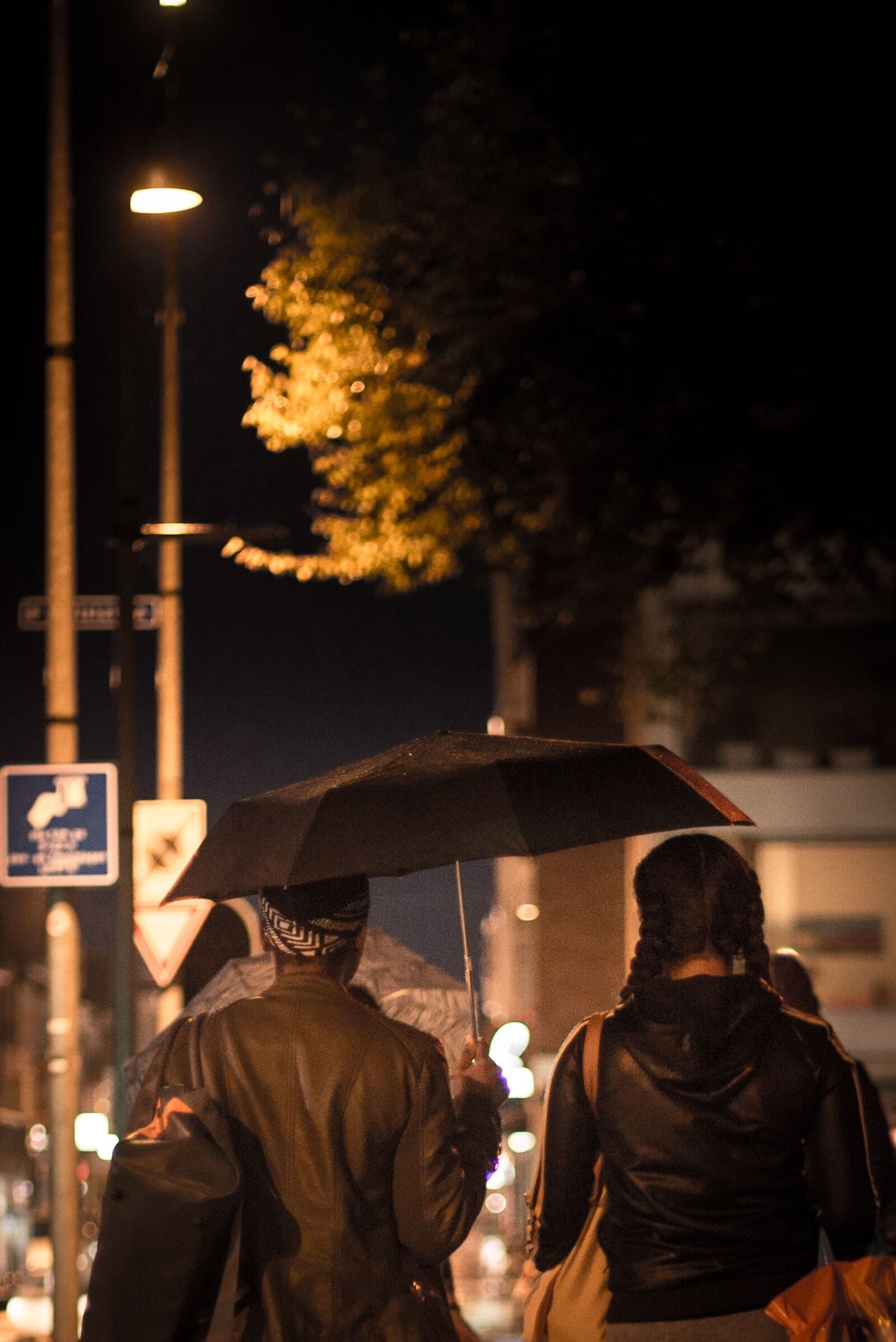 Nikon D600 sample photo. Rain, umbrella, girls photography