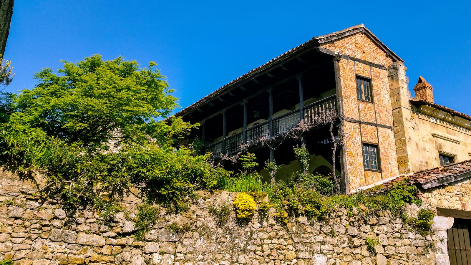 Samsung Galaxy S5 sample photo. House, patio photography