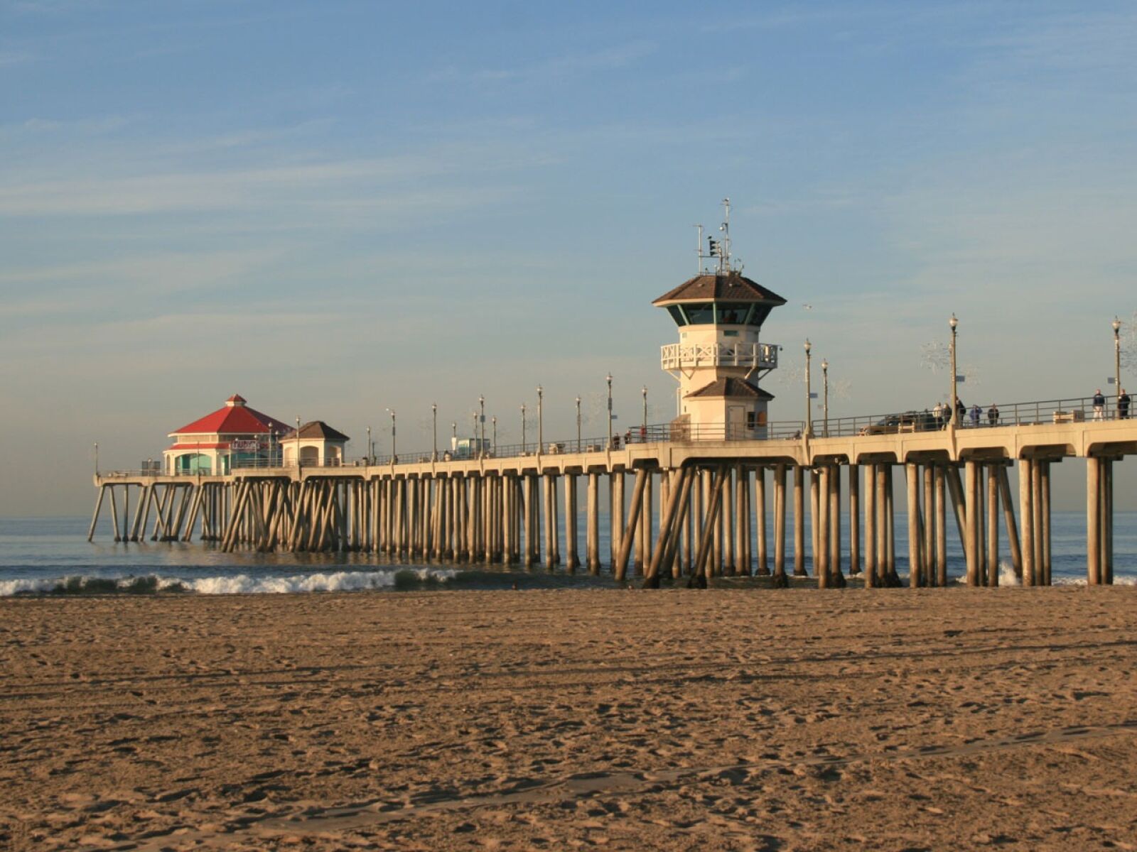 Canon EOS 400D (EOS Digital Rebel XTi / EOS Kiss Digital X) sample photo. Huntington, beach, pier photography