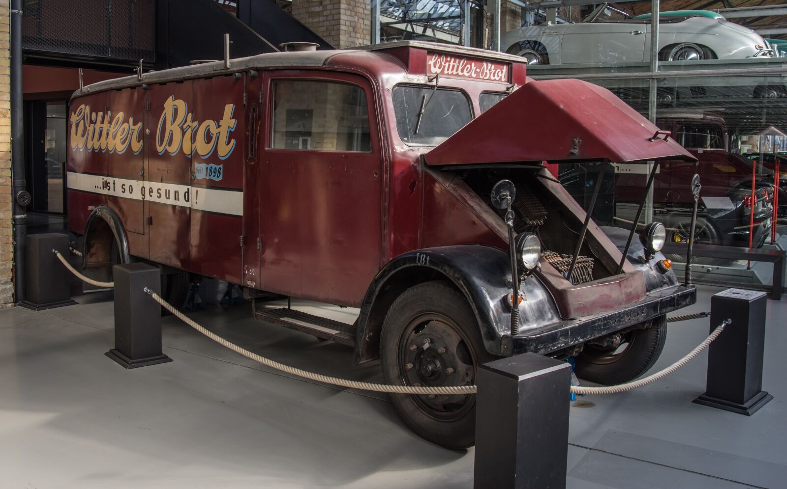 Pentax K-3 sample photo. Truck, oldtimer, electric drive photography