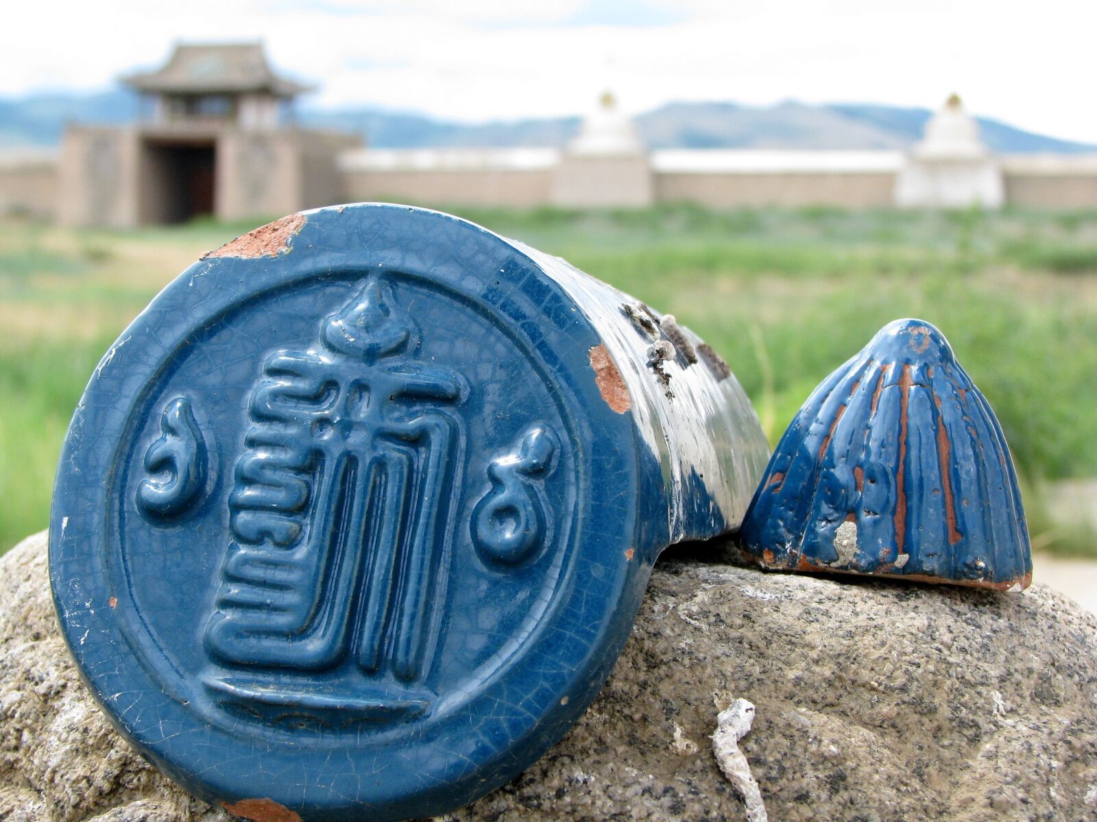 Canon POWERSHOT S5 IS sample photo. Tile, temple, buddhism photography