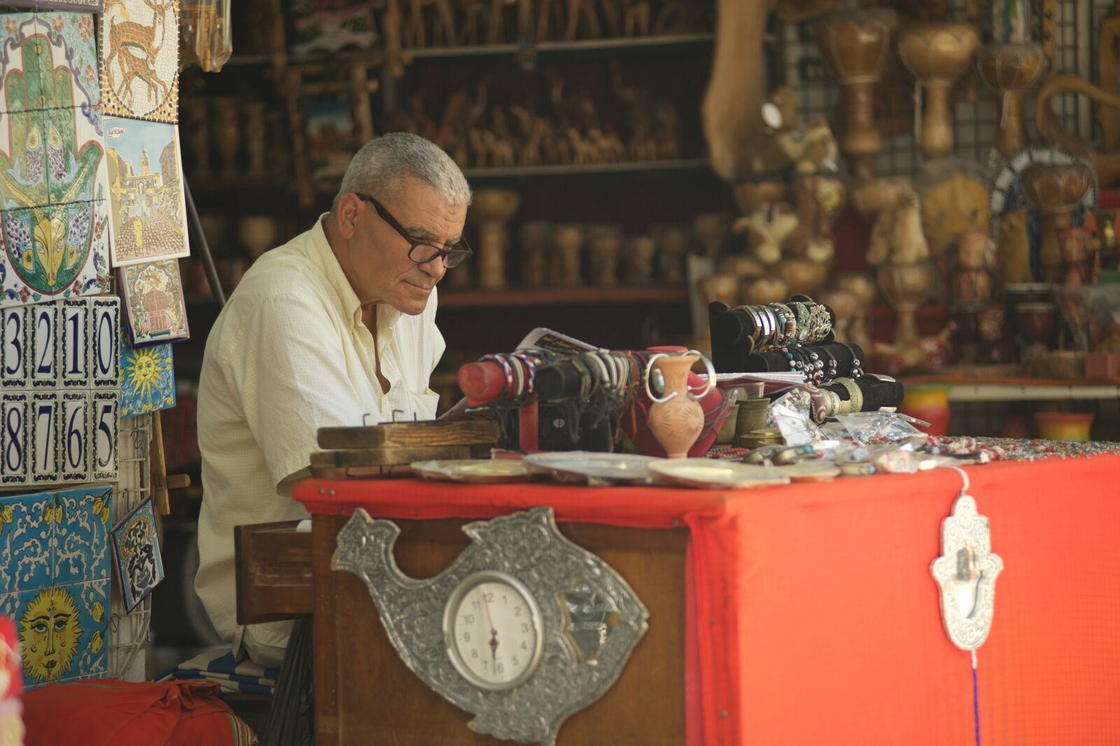 Nikon D700 sample photo. Tunisia, market, man photography