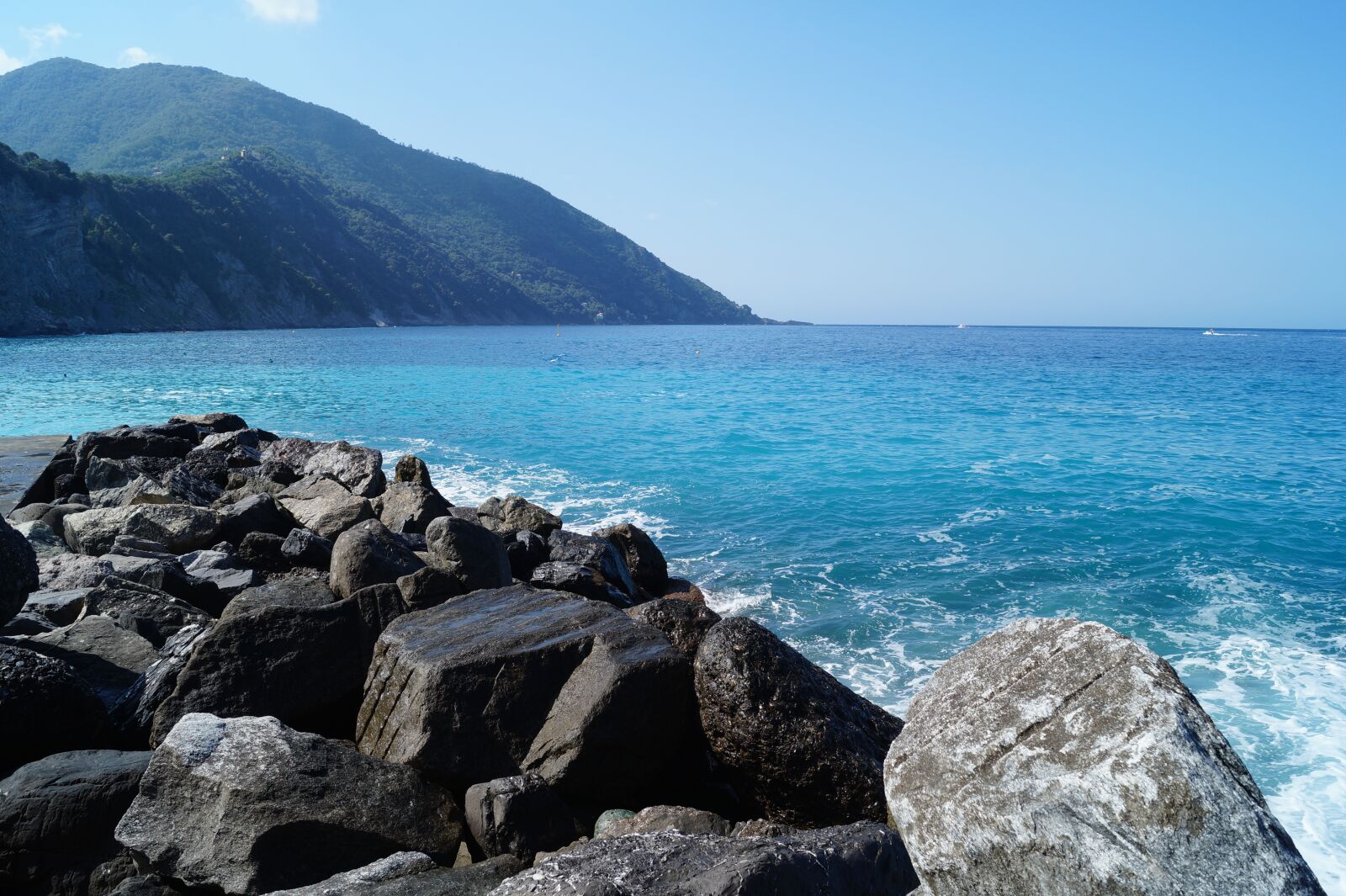 Sony DT 18-55mm F3.5-5.6 SAM II sample photo. Italy, liguria, camogli photography