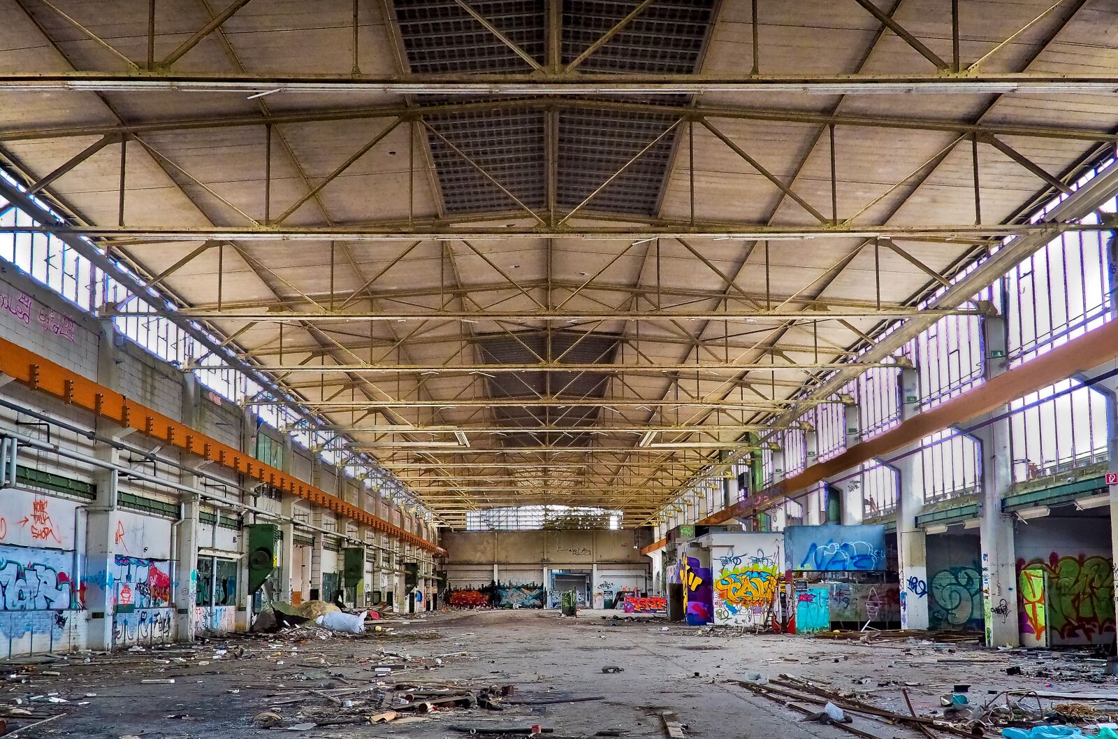 Olympus OM-D E-M10 sample photo. Lost places, rooms, abandoned photography