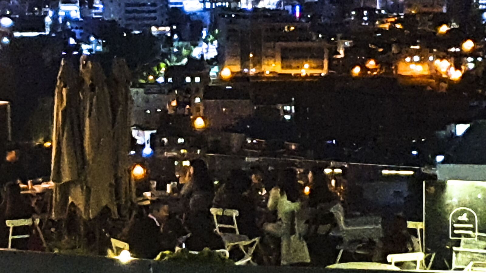 Samsung Galaxy S10 sample photo. Night, people, rooftop photography