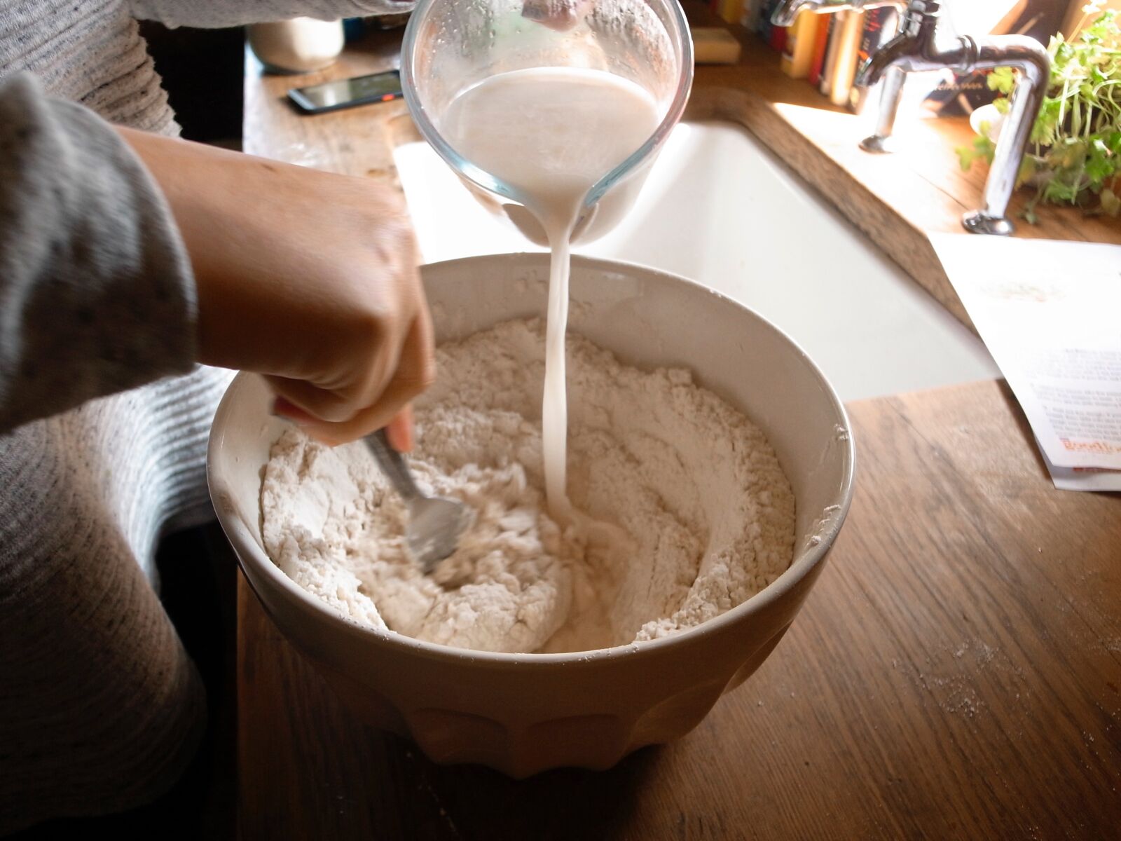 Ricoh GR DIGITAL 3 sample photo. Bread, cooking, dough, pizza photography