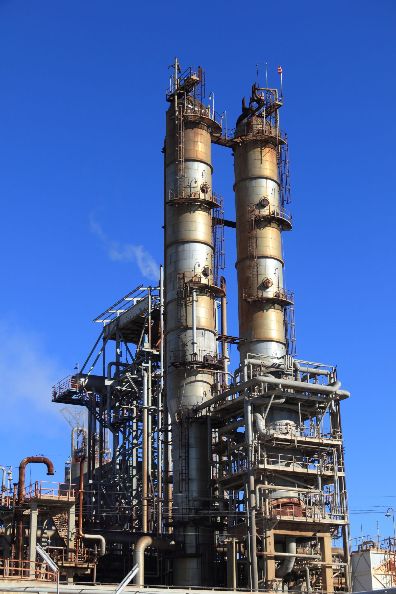 Canon EOS 550D (EOS Rebel T2i / EOS Kiss X4) sample photo. Spain, industry, equipment photography