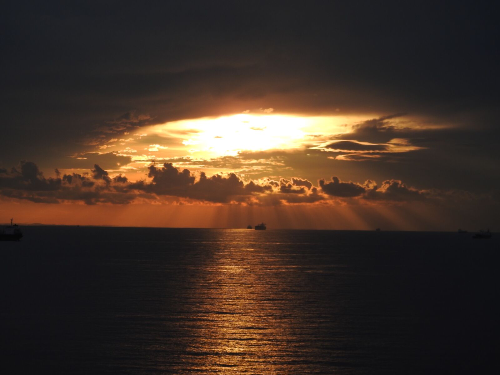 Nikon Coolpix P900 sample photo. Ocean, sea, sunset photography
