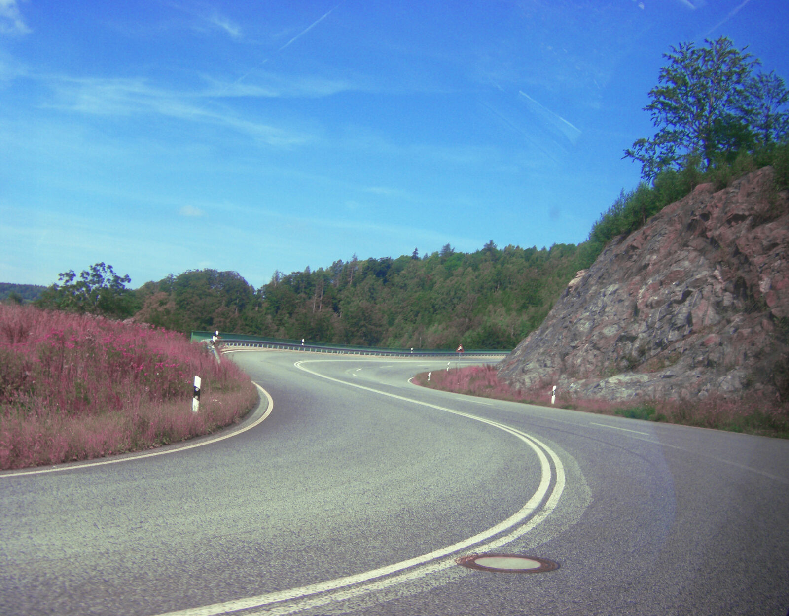 Pentax OPTIO Z10 sample photo. Italy, love, mountain, road photography