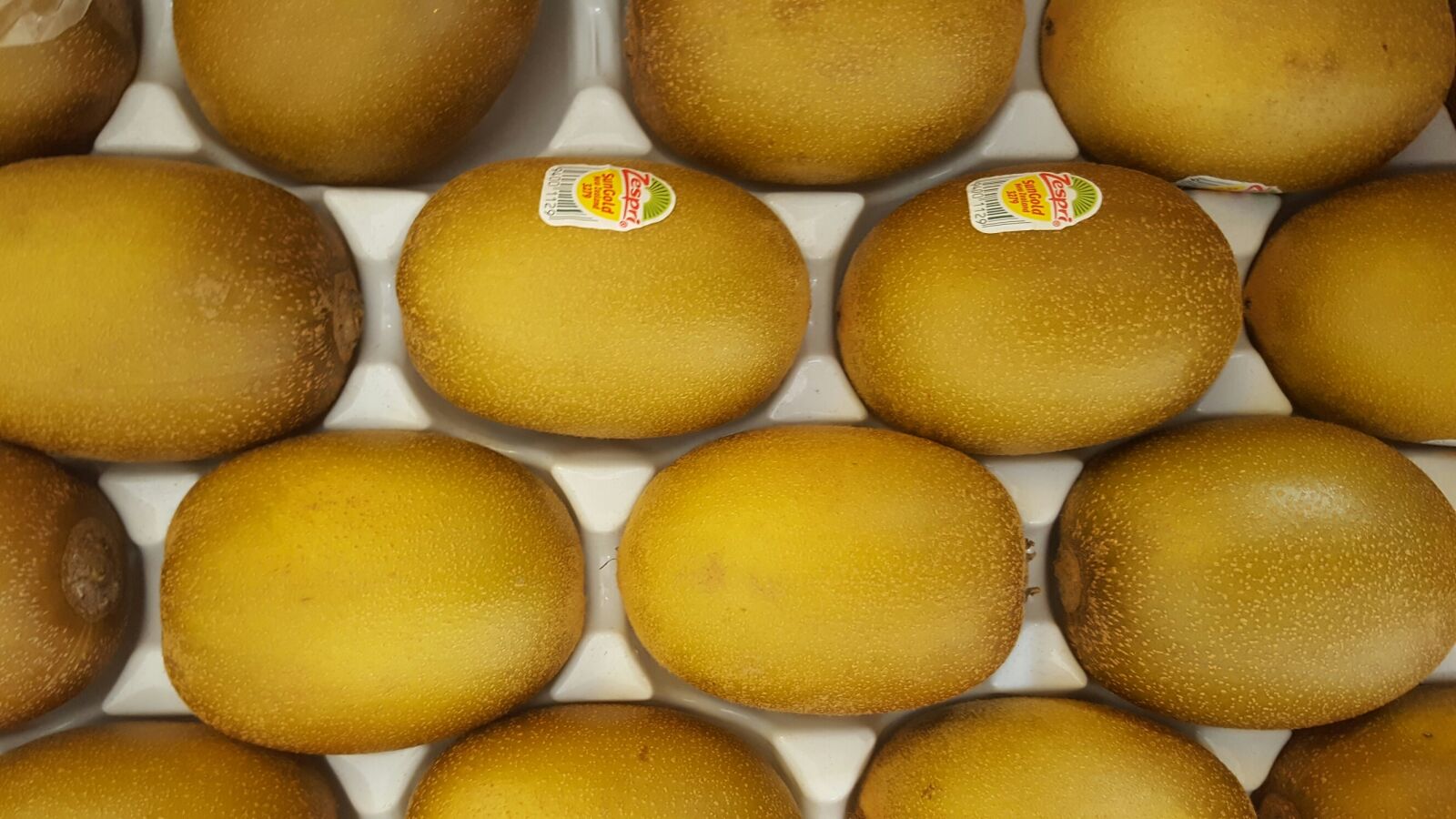 Samsung Galaxy S6 sample photo. Gold kiwi, fruit, yellow photography