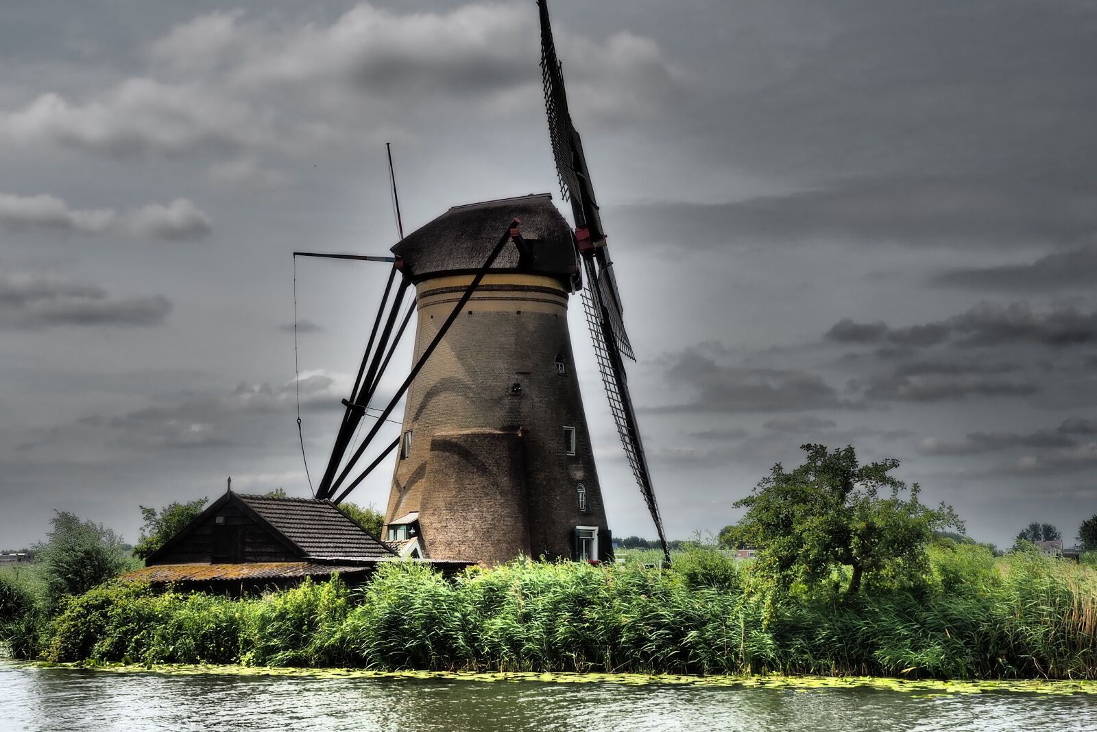 Olympus OM-D E-M10 II sample photo. Windmills, holland, down photography