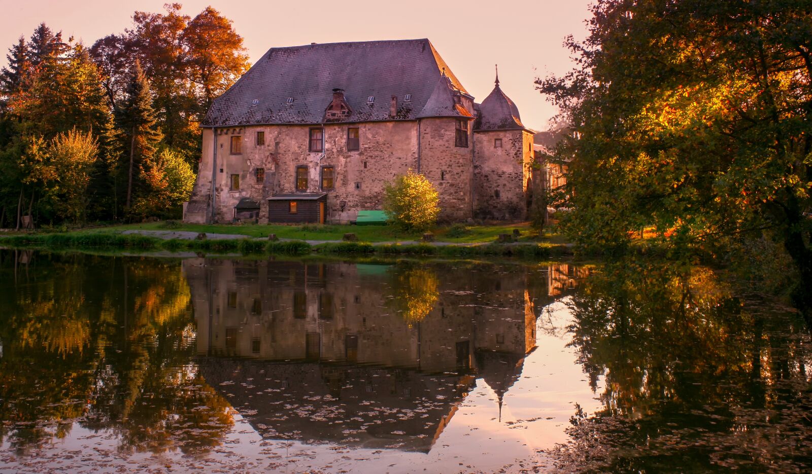 Canon EOS 5D sample photo. Architecture, building, castle photography