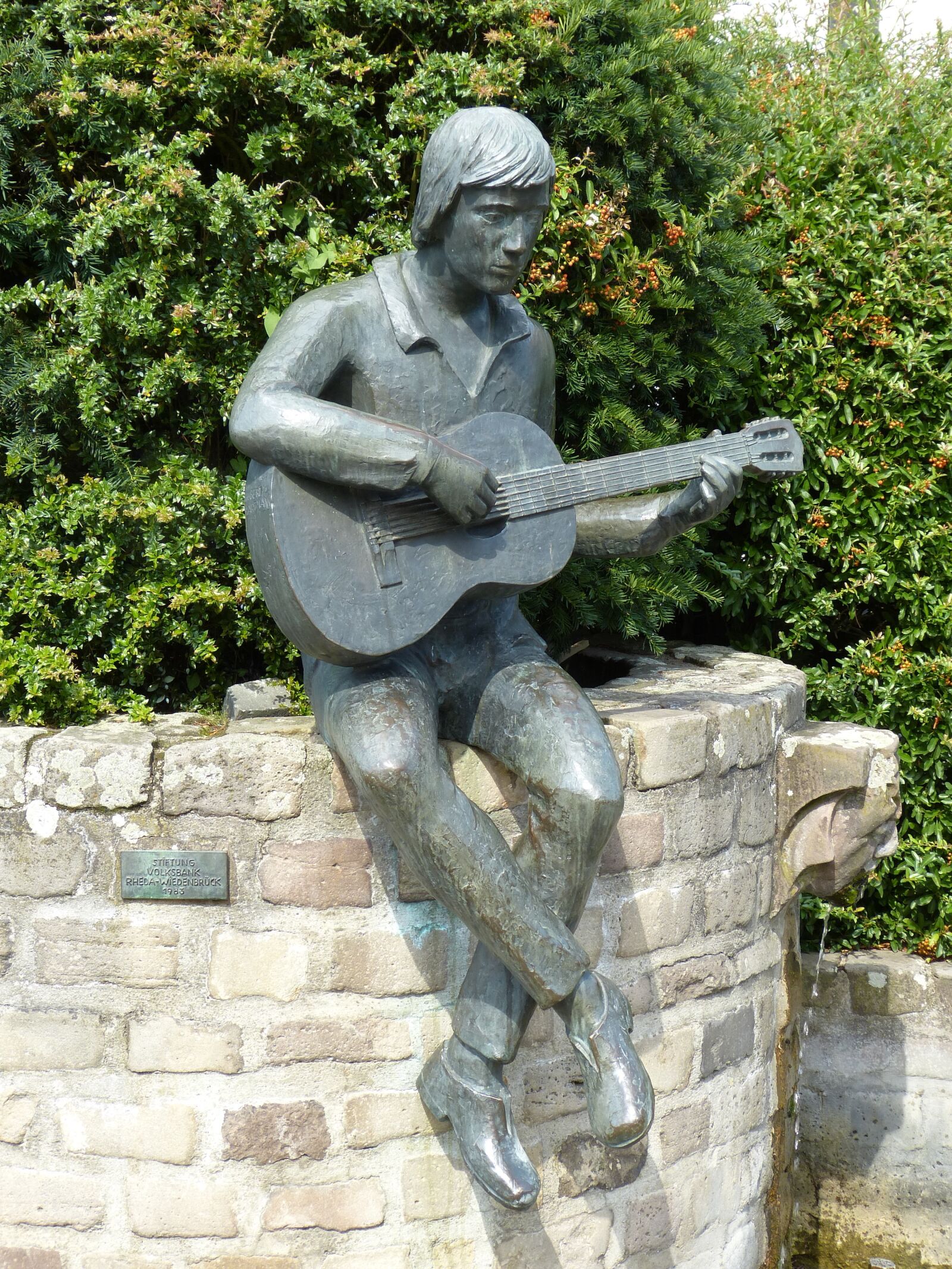 Panasonic Lumix DMC-FZ150 sample photo. Guitar, music, instrument photography