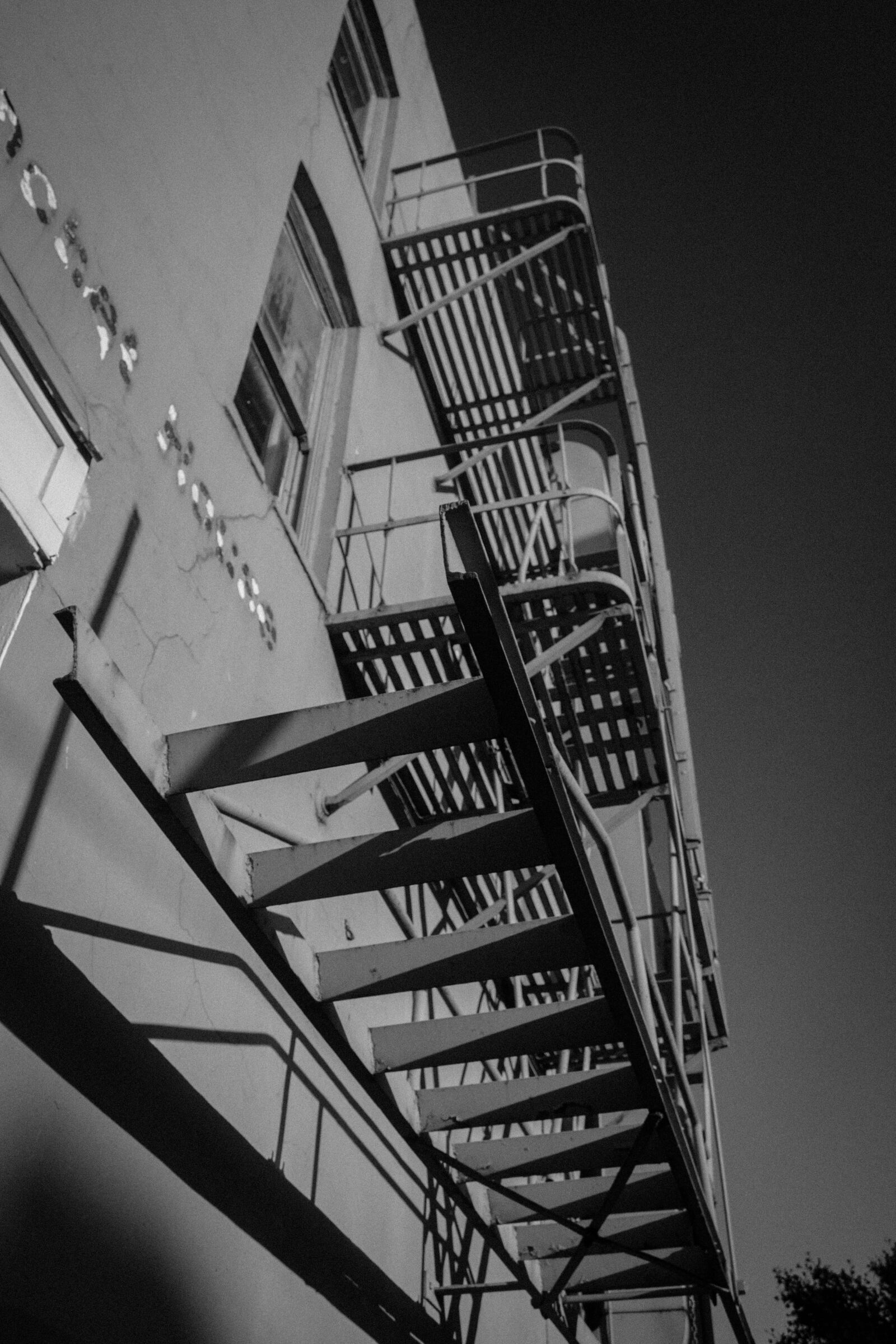 Canon EOS 700D (EOS Rebel T5i / EOS Kiss X7i) sample photo. Balcony, fire, escape, fire photography