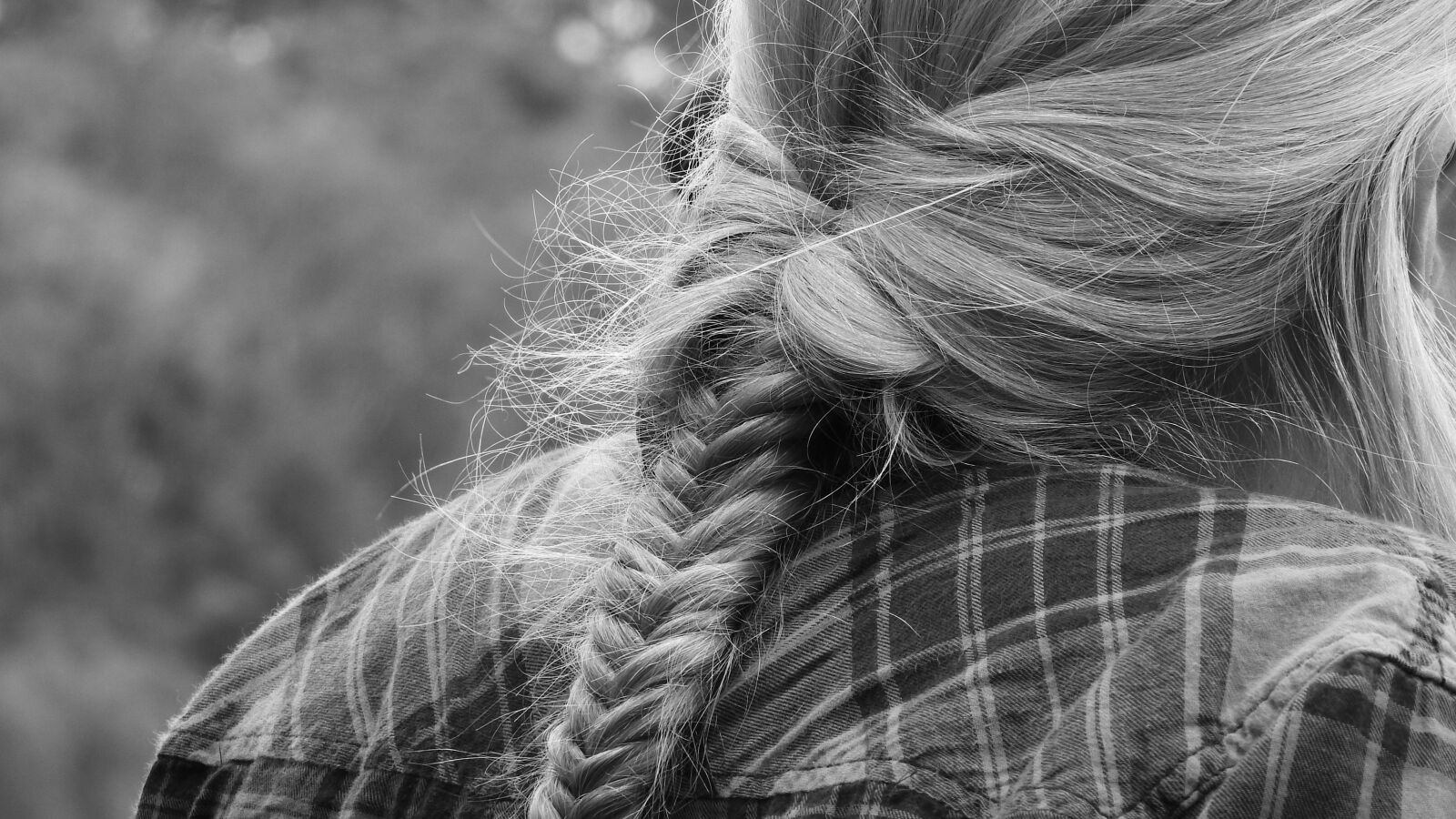 Nikon Coolpix P610 sample photo. Hairstyle, fish tail, hair photography