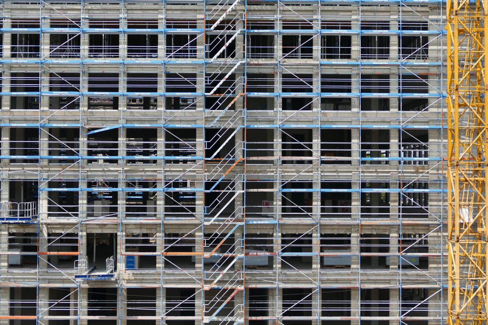 Panasonic Lumix DMC-FZ1000 sample photo. Site, new building, housebuilding photography