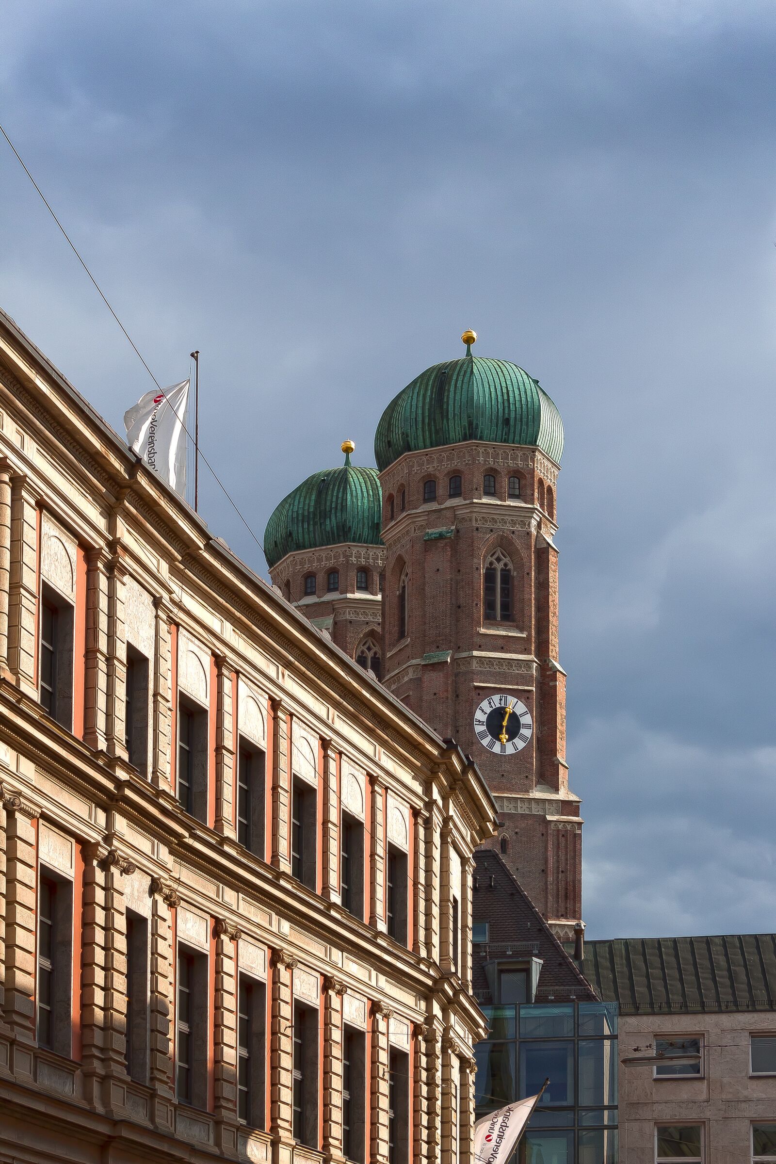 Canon EOS 1300D (EOS Rebel T6 / EOS Kiss X80) sample photo. Frauenkirche, towers, gothic photography