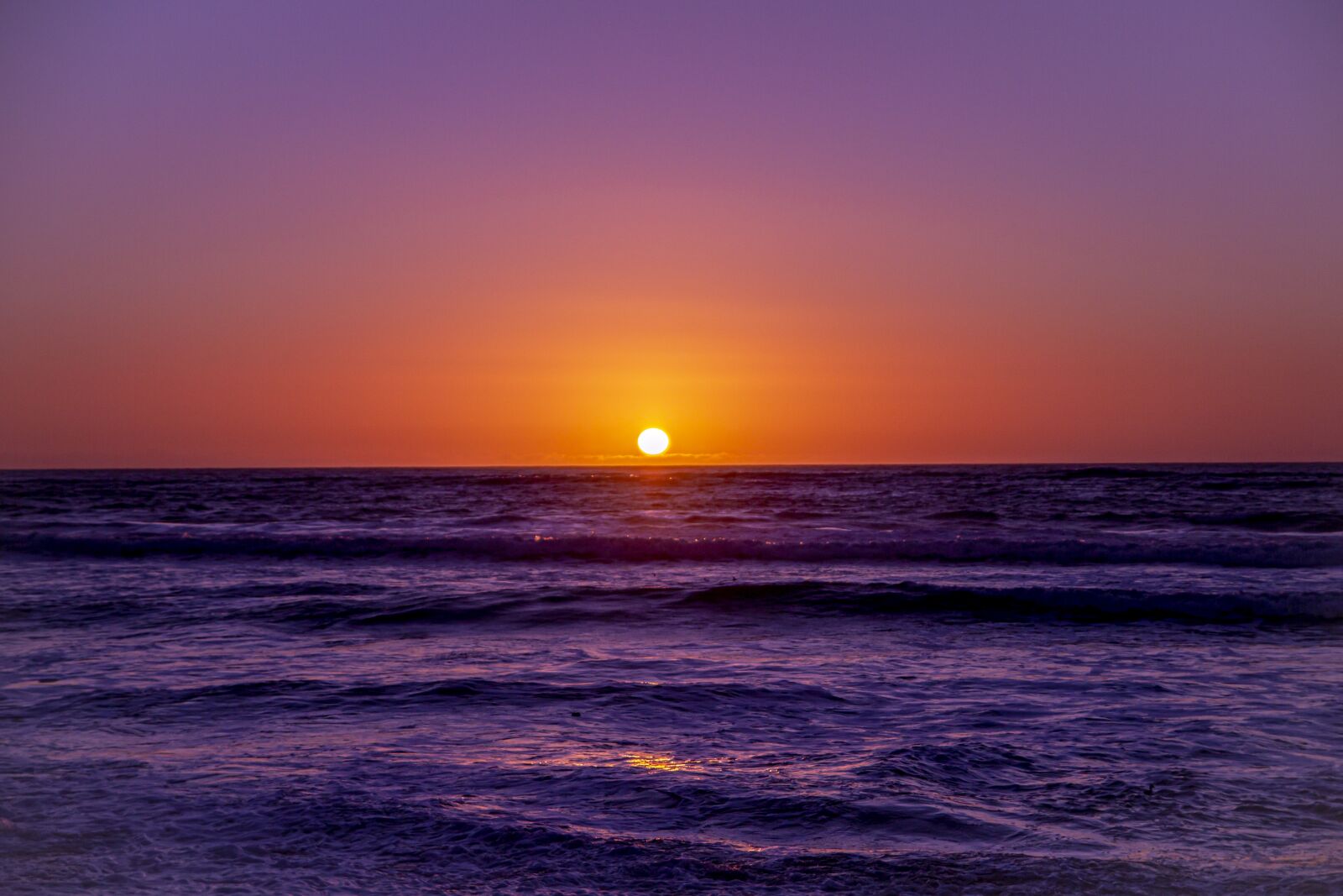 Tamron SP AF 17-50mm F2.8 XR Di II LD Aspherical (IF) sample photo. Sunset, beach, ocean photography