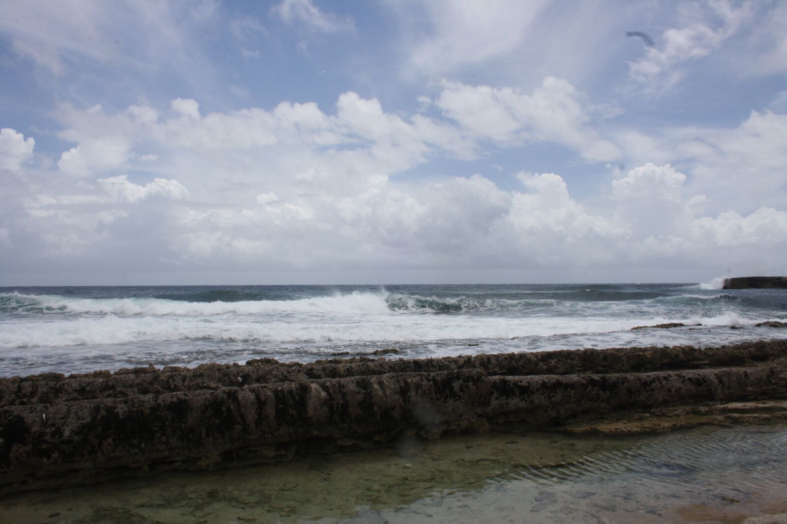 Canon EOS 1000D (EOS Digital Rebel XS / EOS Kiss F) sample photo. Strand, water, rotsen photography