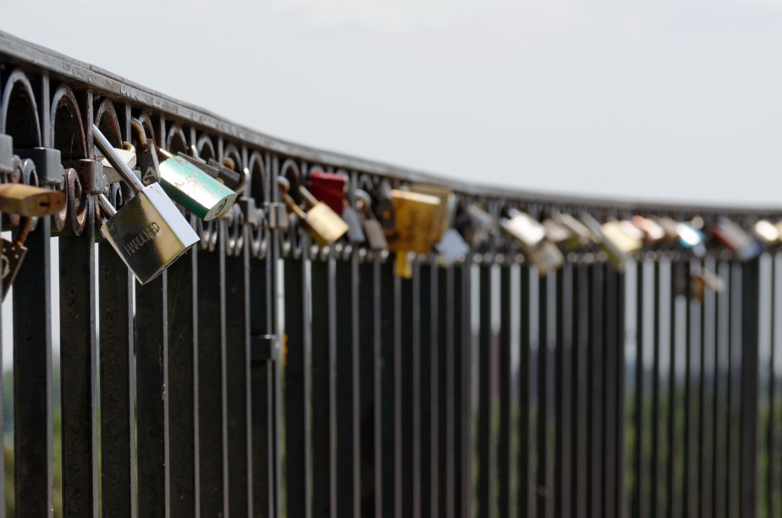 Nikon D5100 sample photo. Locks, fence, metallic photography