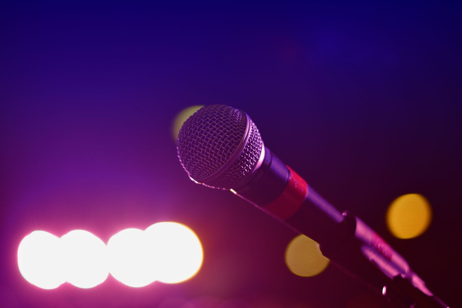Nikon D5200 sample photo. Audio, microphone, bokeh photography