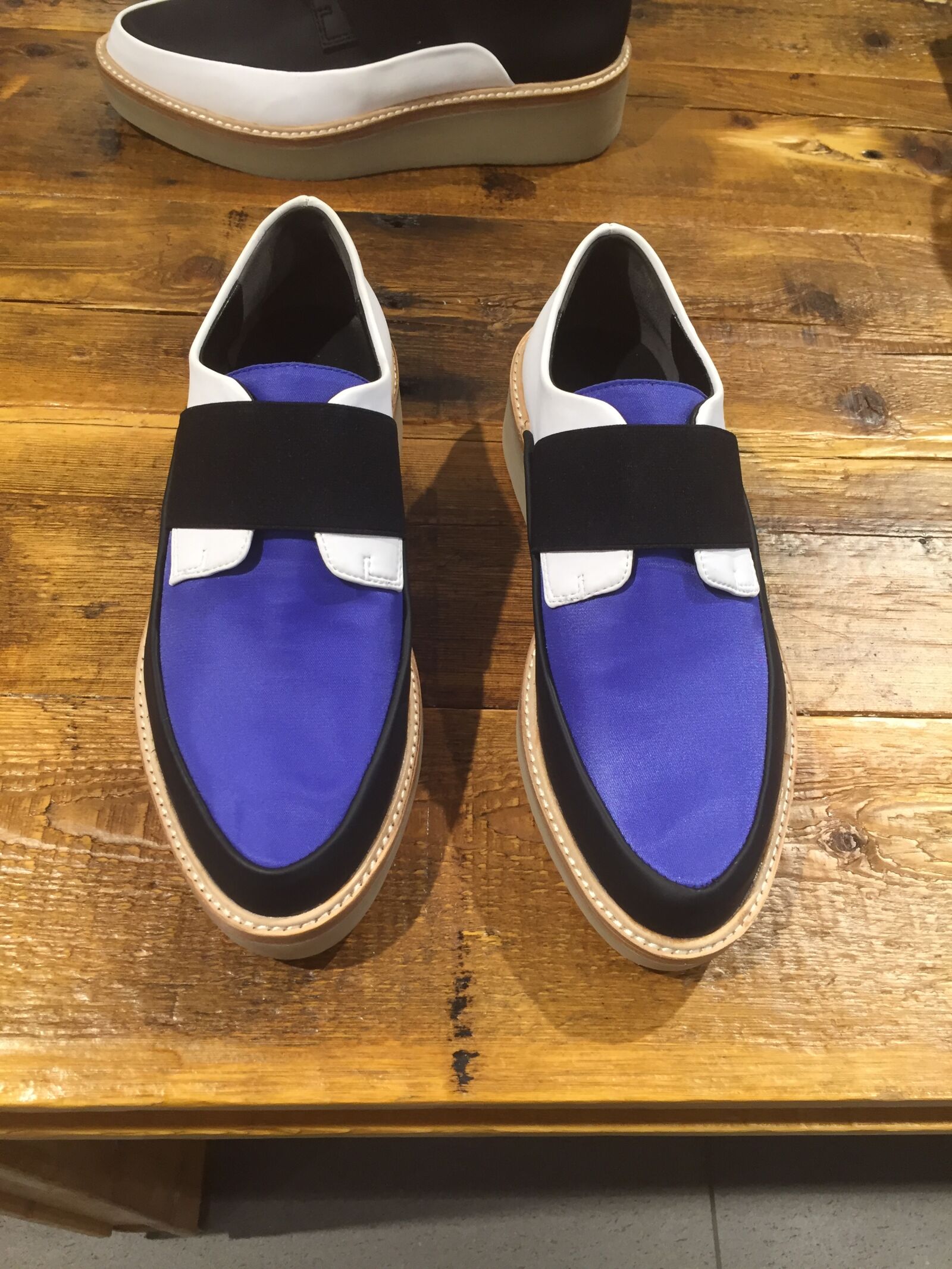 iPhone 6 back camera 4.15mm f/2.2 sample photo. Black, blue, creepers, designer photography